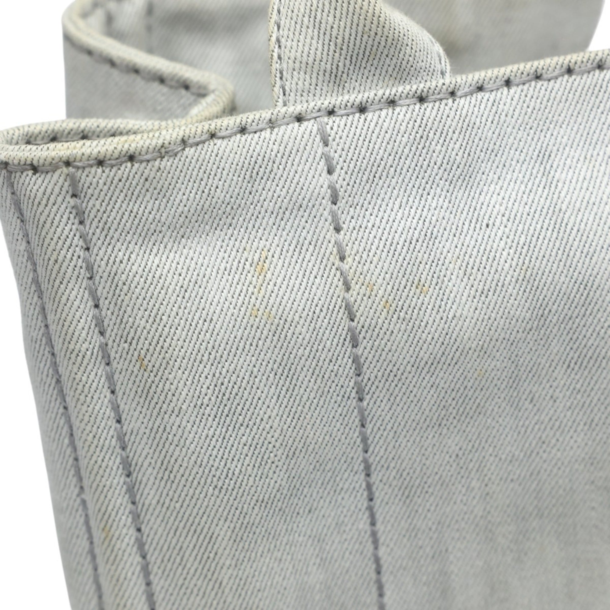 Prada White Canvas Tote Bag (Pre-Owned)