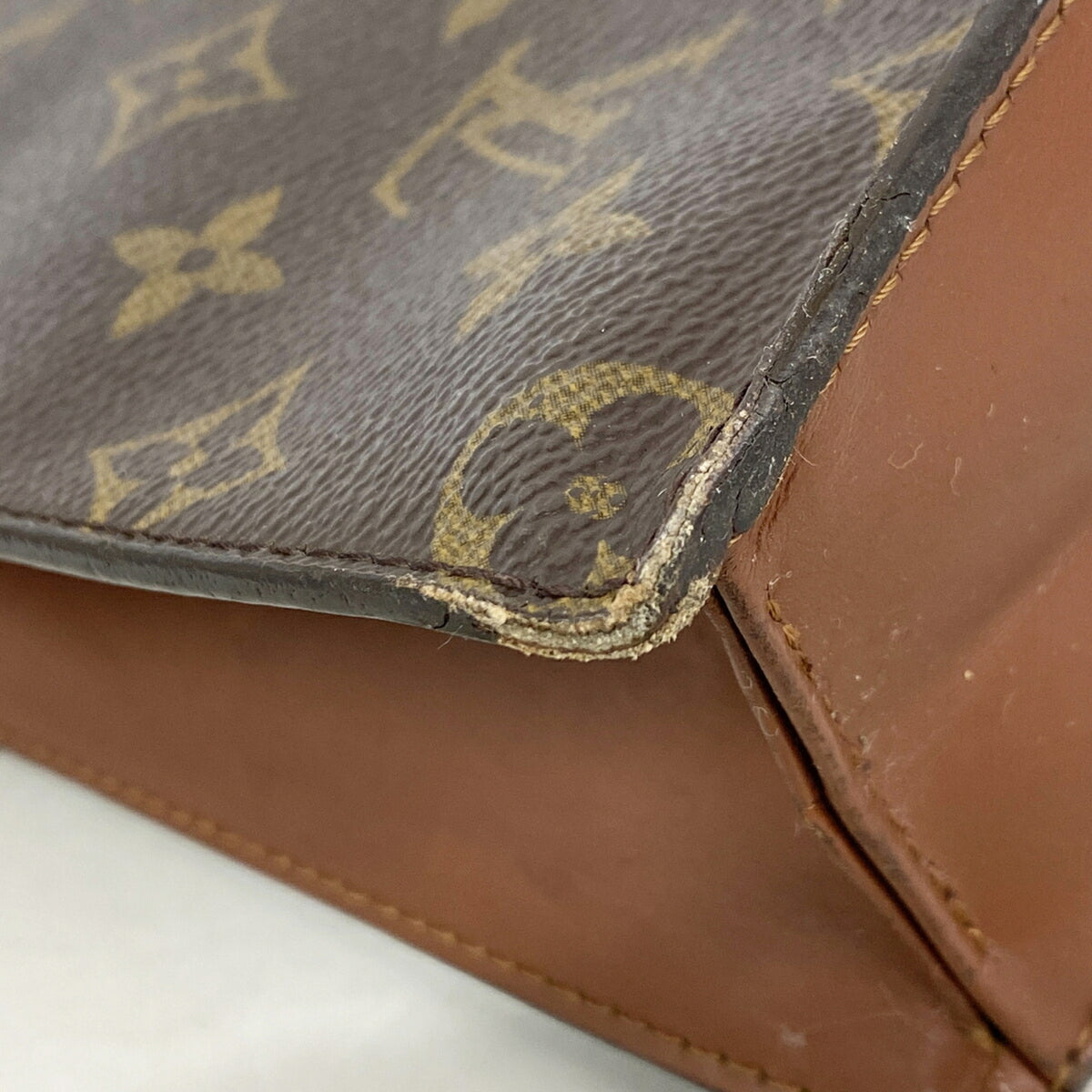 Louis Vuitton Brown Handbag (Pre-Owned)