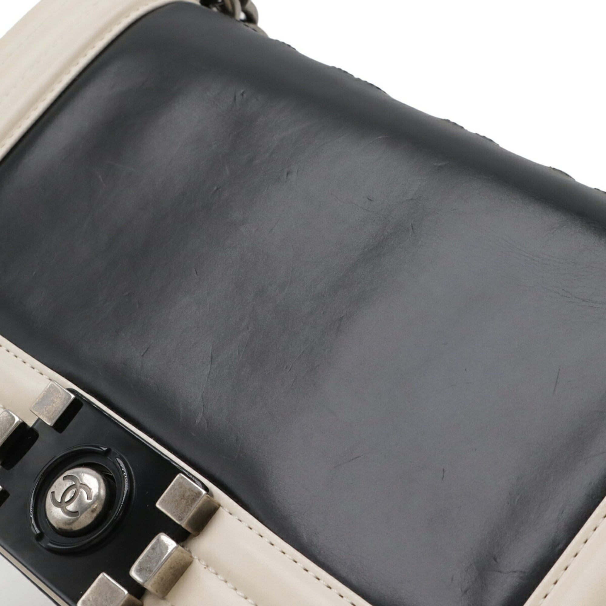 Chanel Black Ivory Leather Shoulder Bag (Pre-Owned)