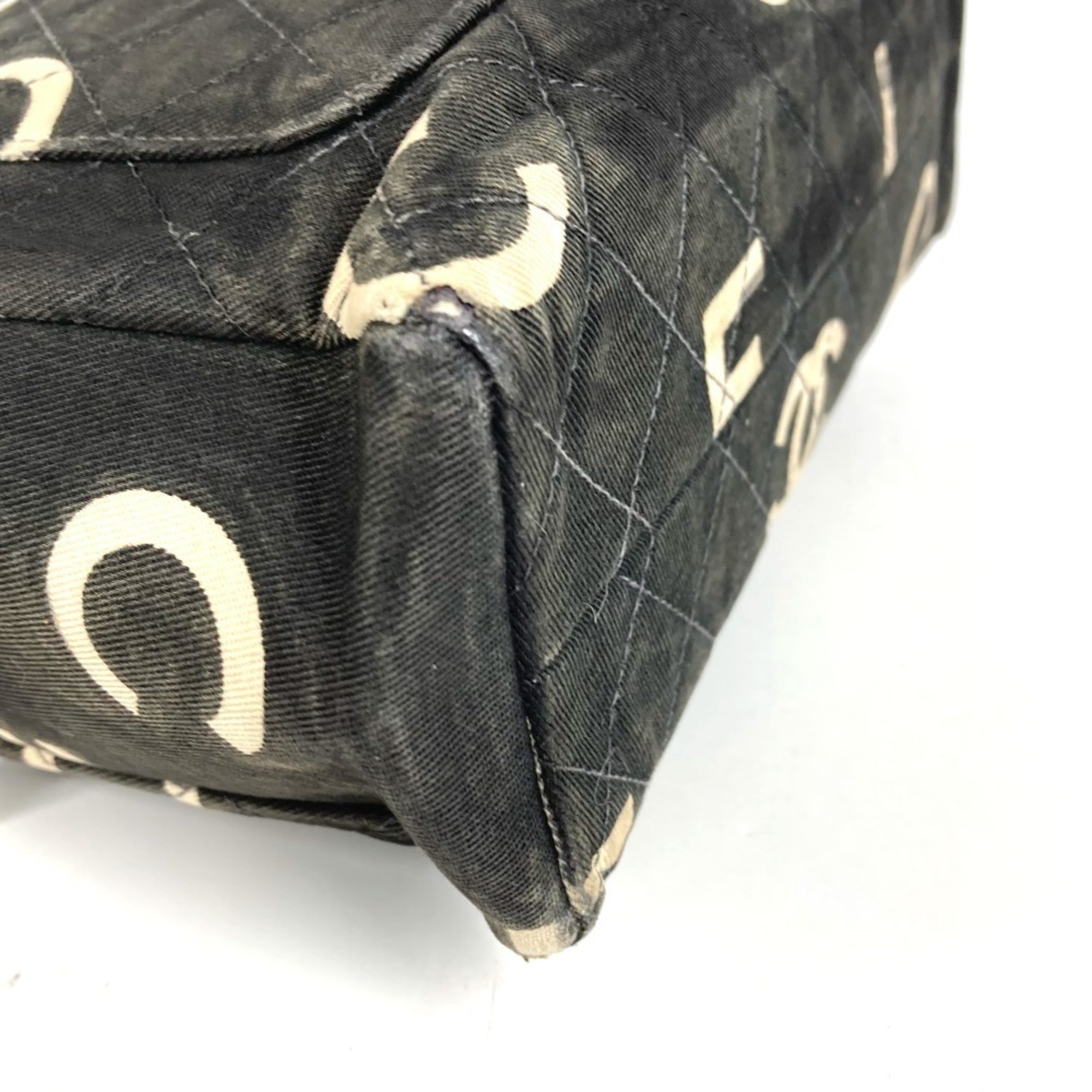 Chanel Black White Canvas Handbag Tote Bag (Pre-Owned)