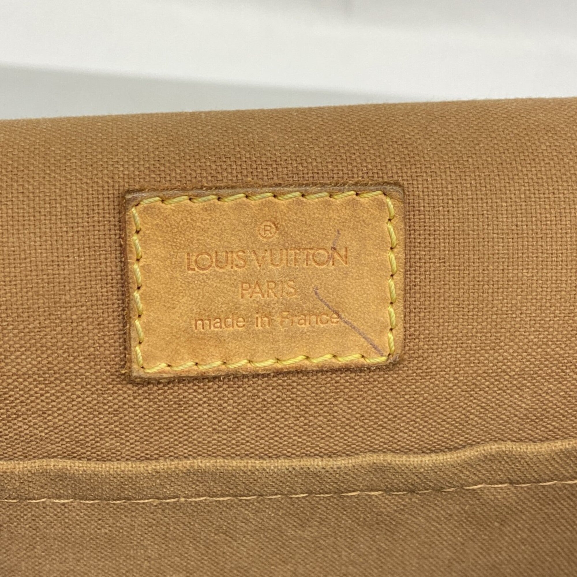 Louis Vuitton Brown Shoulder Bag (Pre-Owned)