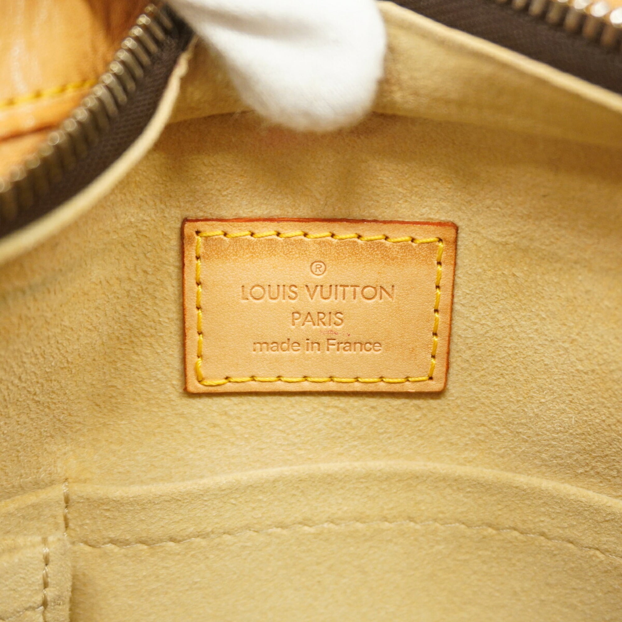Louis Vuitton Brown Shoulder Bag (Pre-Owned)