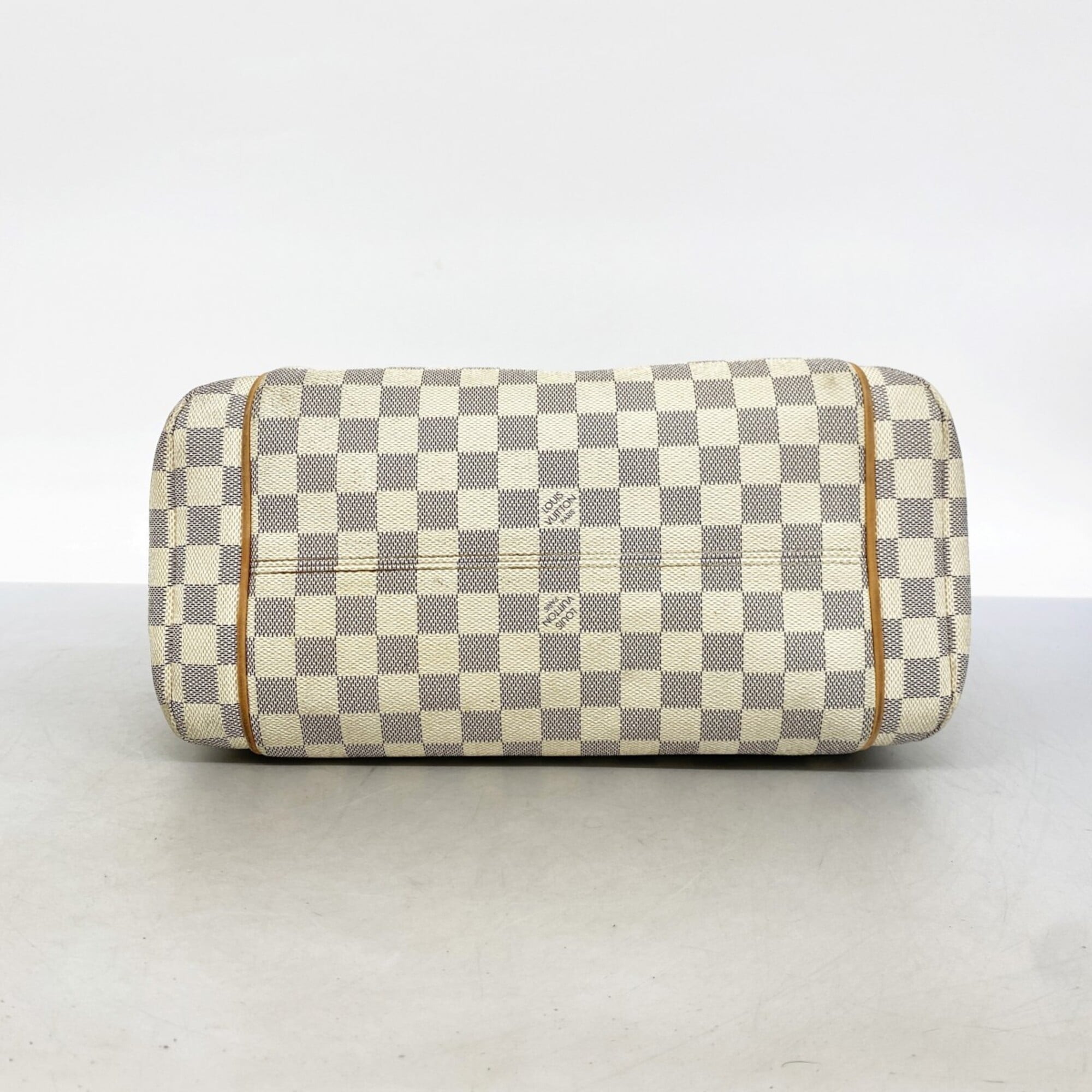 Louis Vuitton White Tote Bag (Pre-Owned)