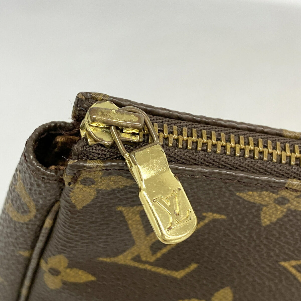 Louis Vuitton Brown Pouch (Pre-Owned)
