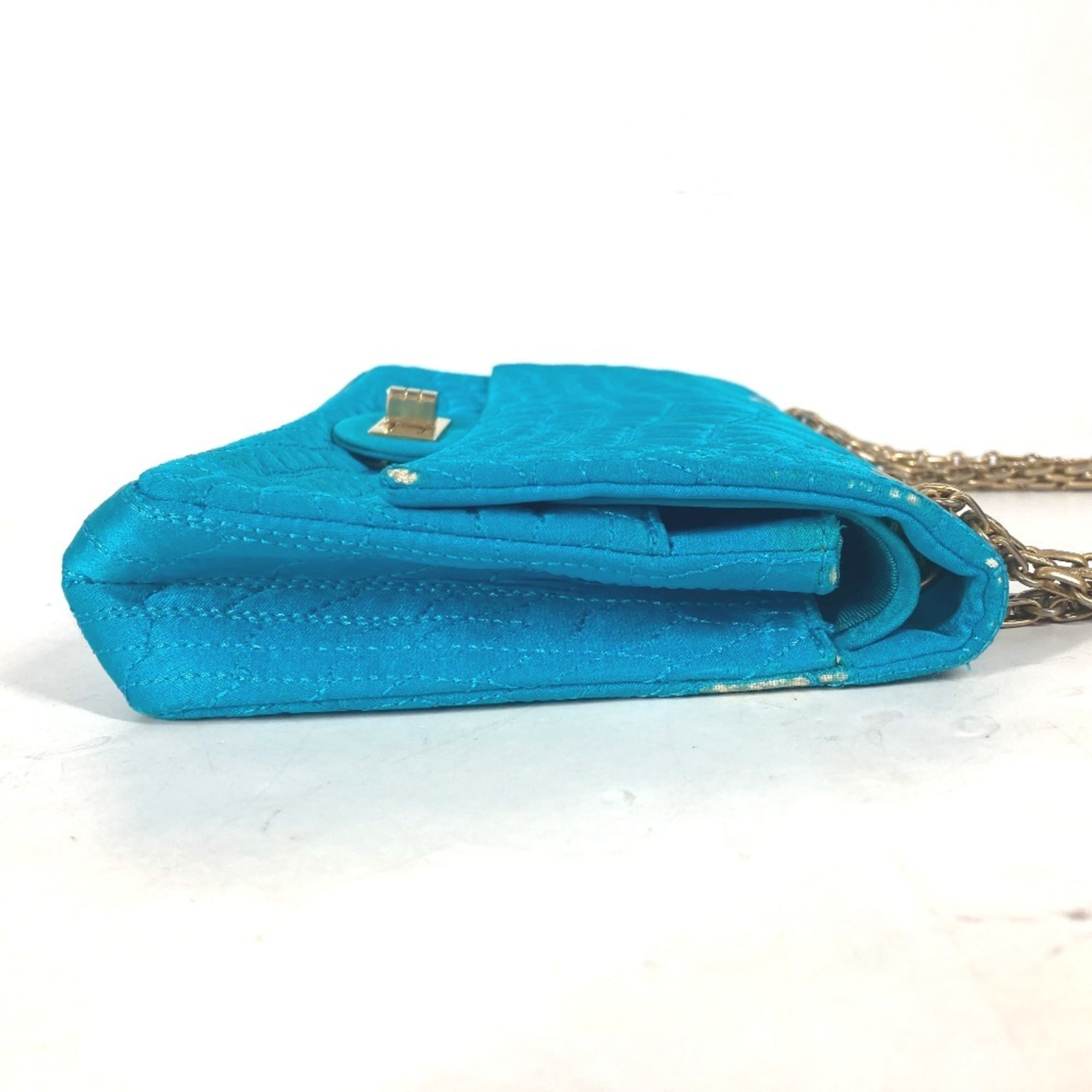 Chanel Blue Nylon Shoulder Bag (Pre-Owned)