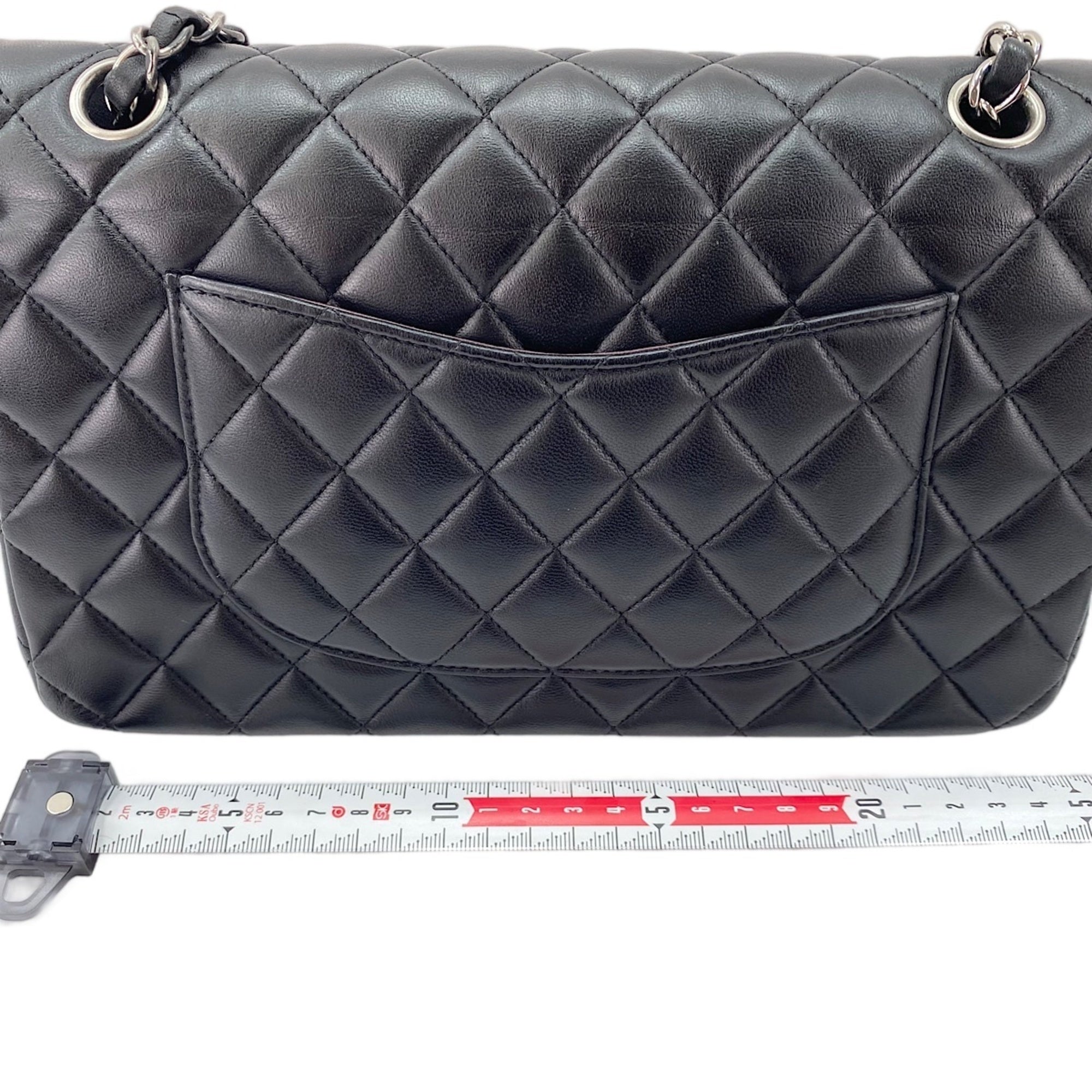 Chanel Black Shoulder Bag (Pre-Owned)