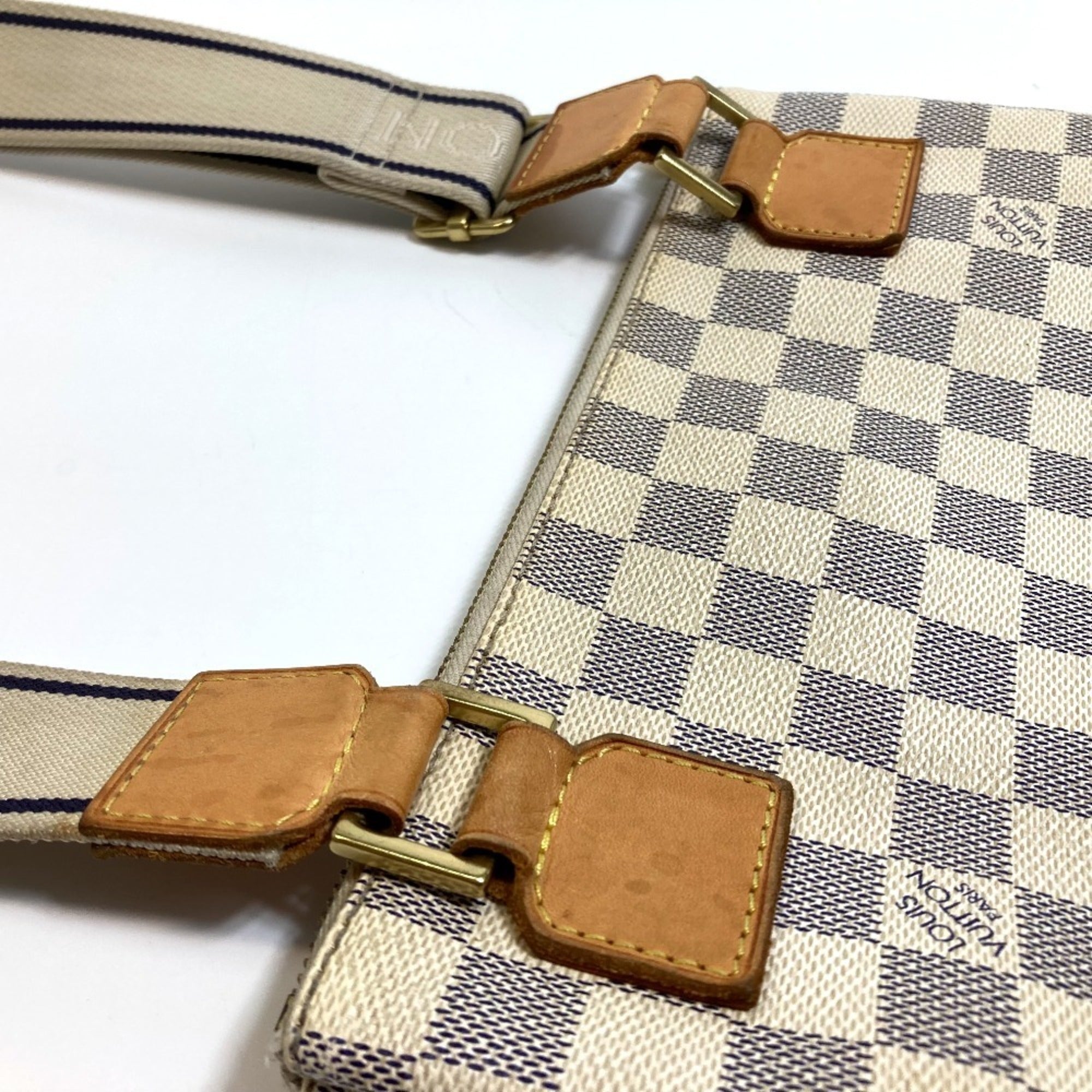 Louis Vuitton Damier Azur Azur White Damier Azur Pochette Shoulder Bag (Pre-Owned)