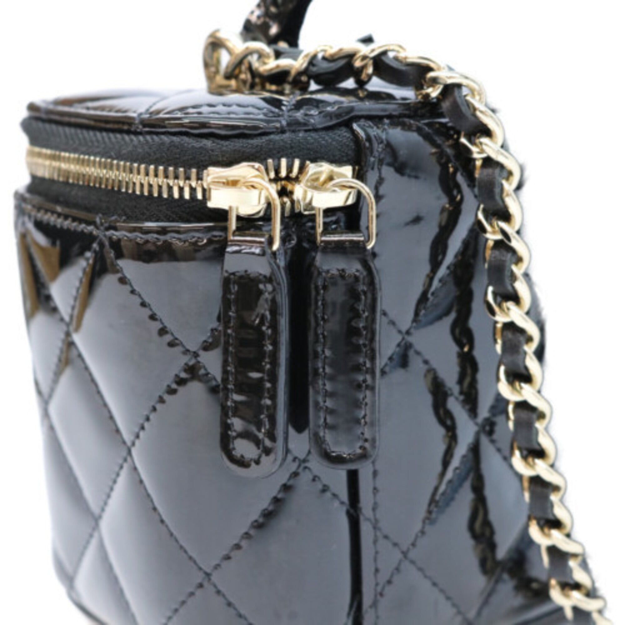 Chanel Black Patent Leather Shoulder Bag (Pre-Owned)