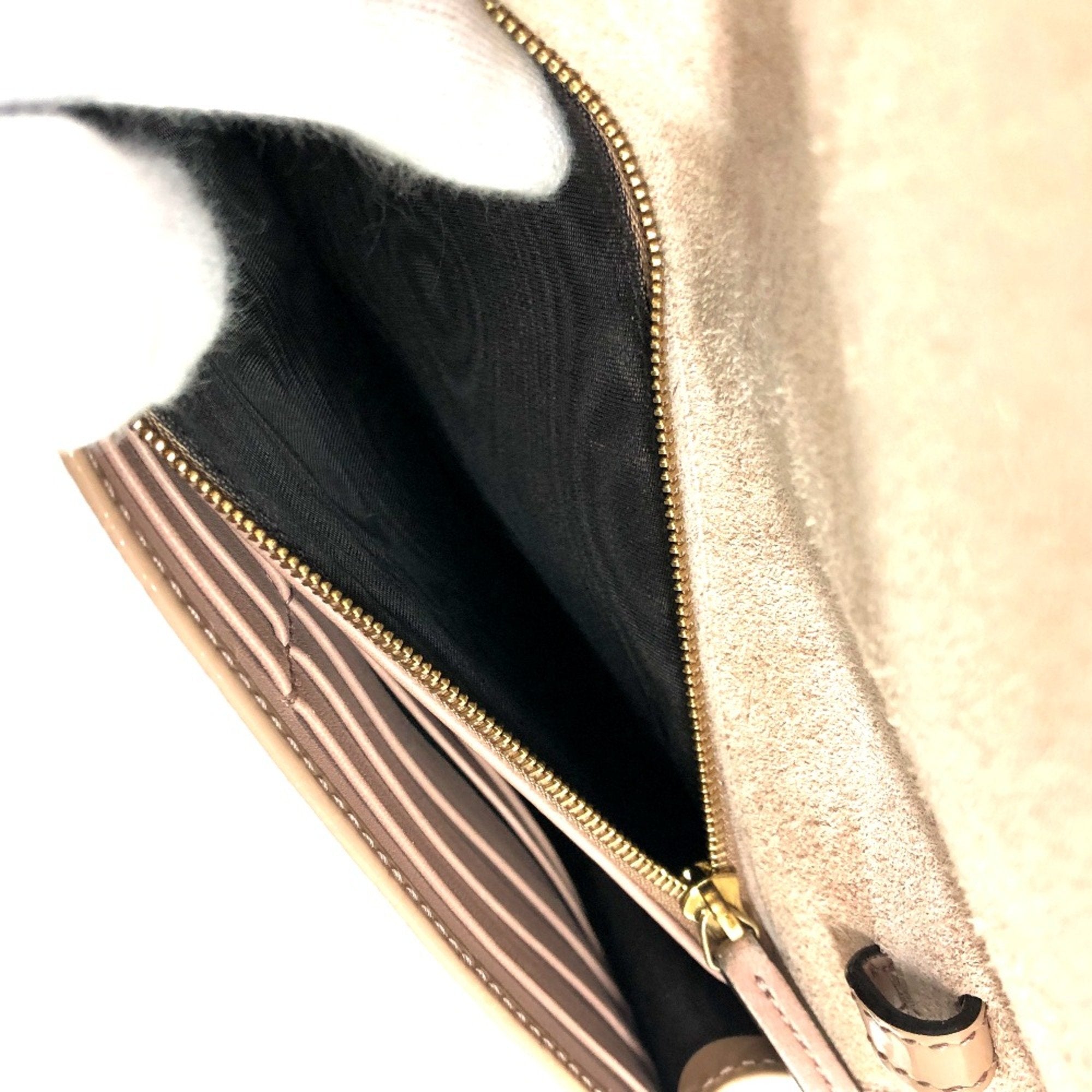 Gucci Beige Patent Leather Shoulder Bag (Pre-Owned)