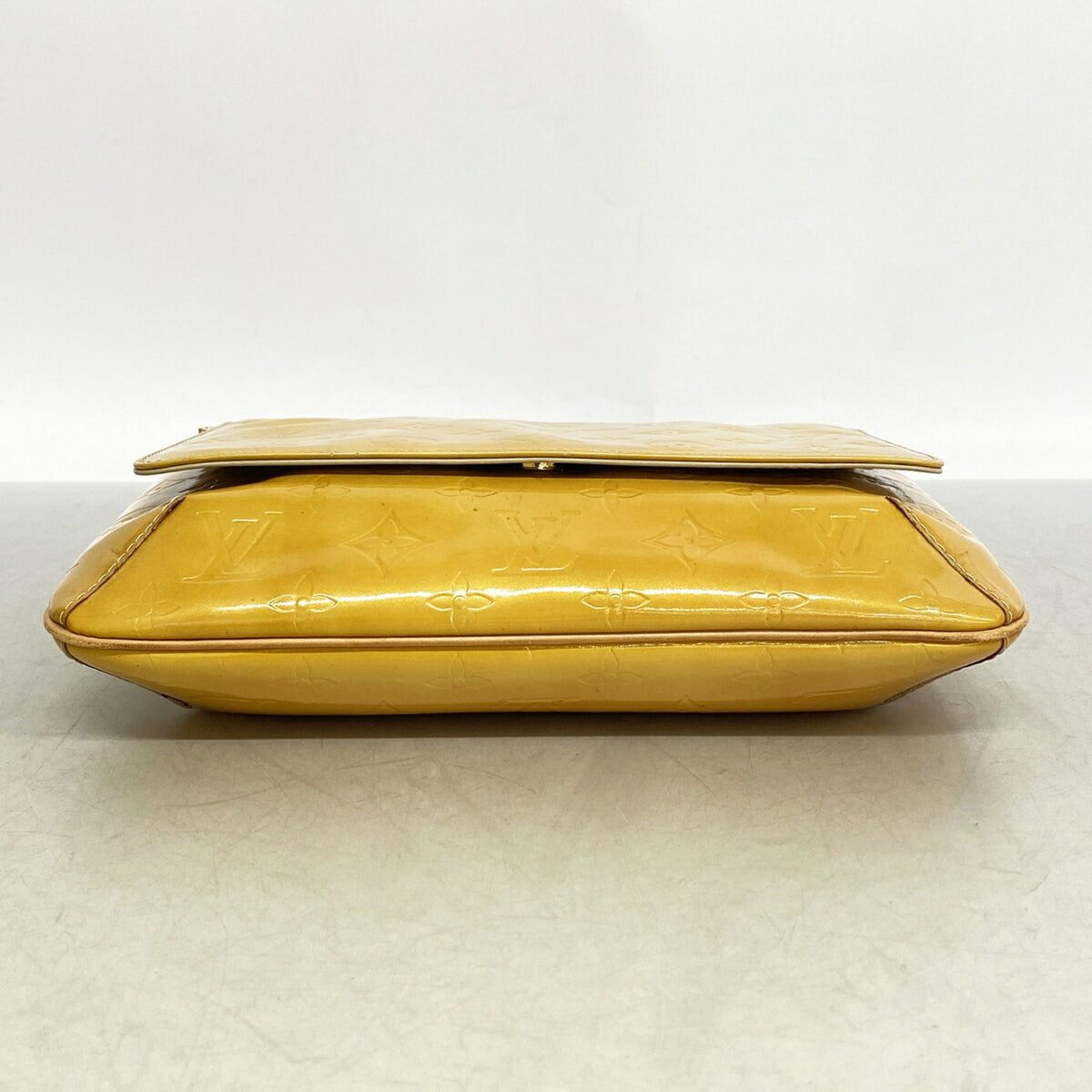 Louis Vuitton Beige Shoulder Bag (Pre-Owned)