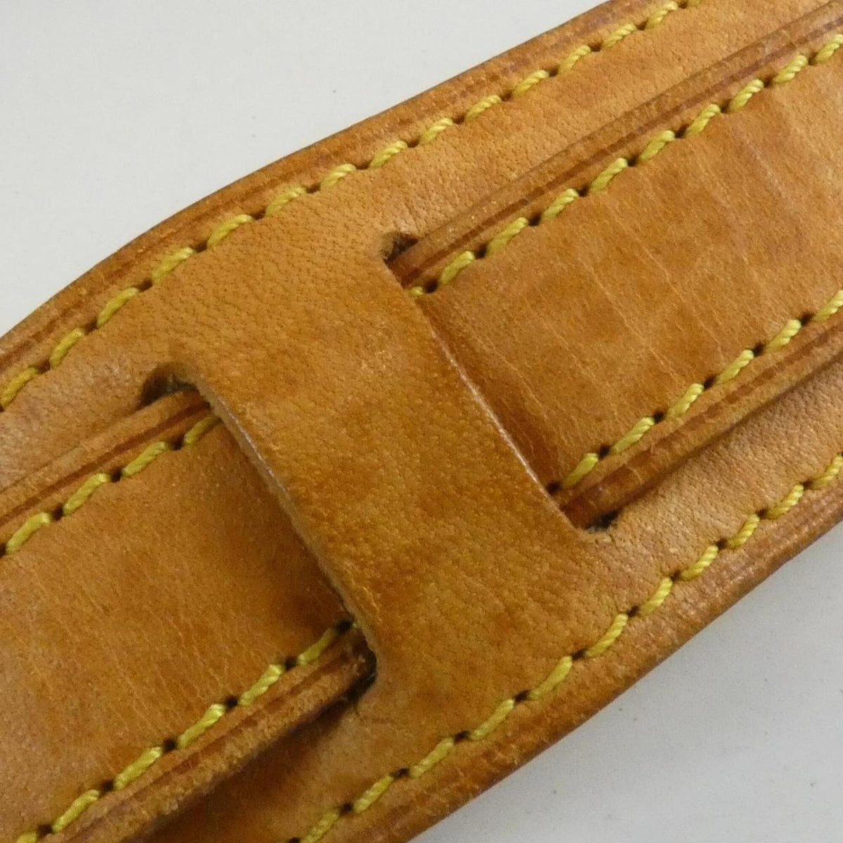 Louis Vuitton Marron Coated Canvas Shoulder Bag (Pre-Owned)