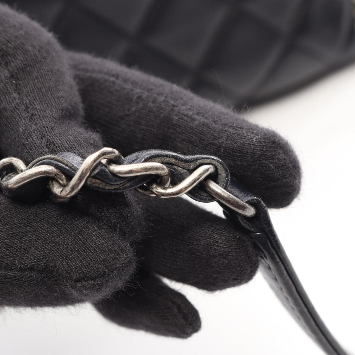 Chanel Black Leather Handbag Shoulder Bag (Pre-Owned)