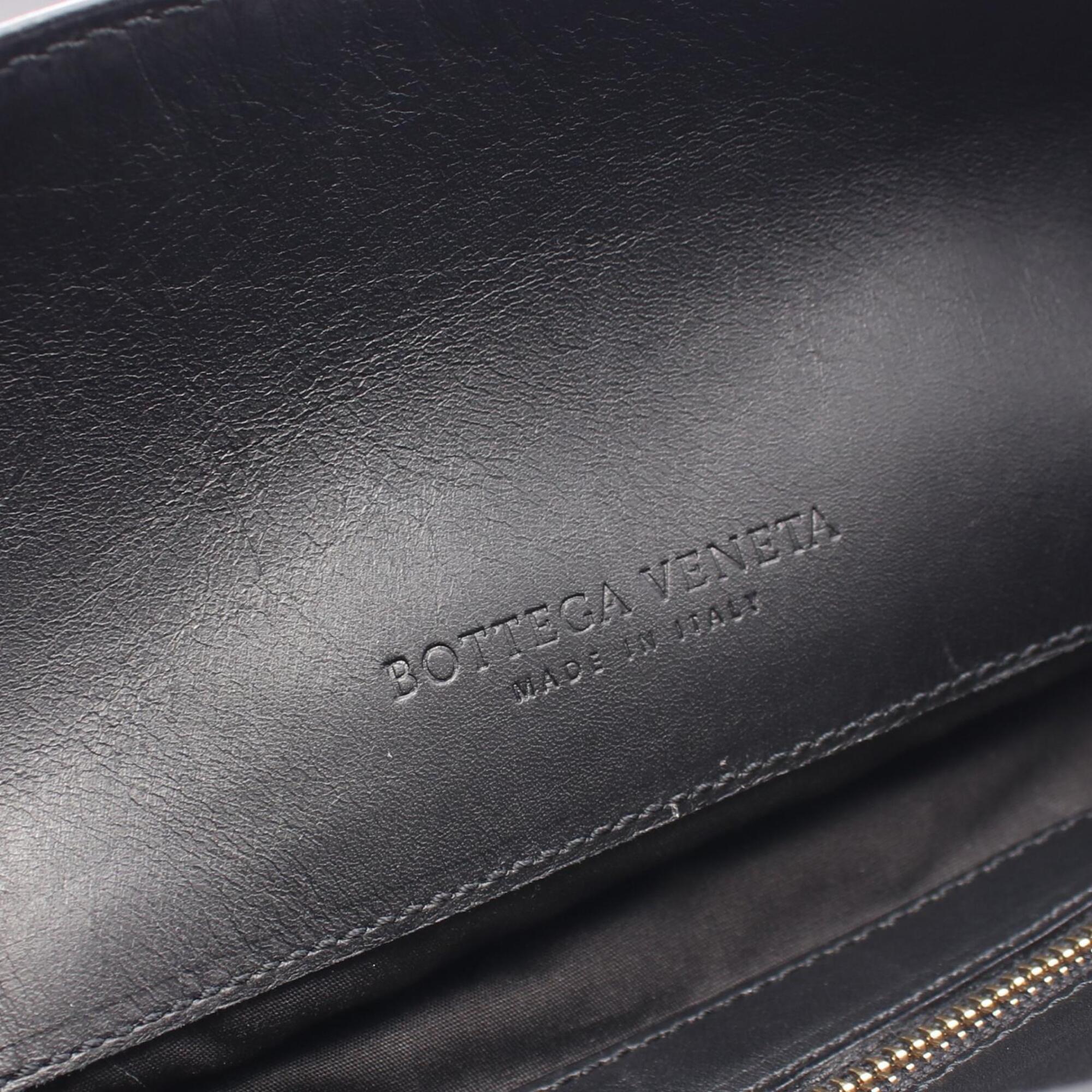 Bottega Veneta Black Leather Shoulder Bag (Pre-Owned)