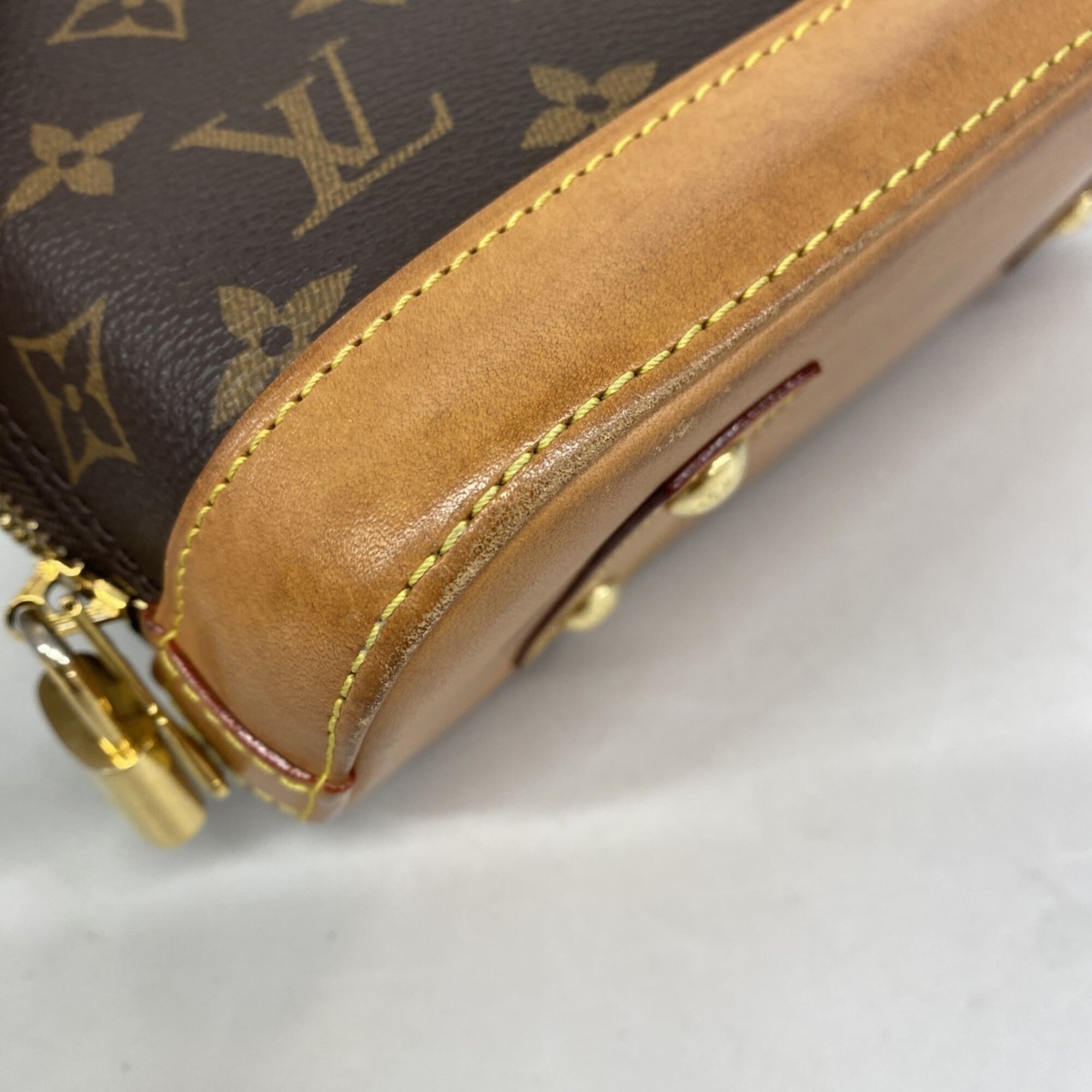 Louis Vuitton Brown Handbag (Pre-Owned)
