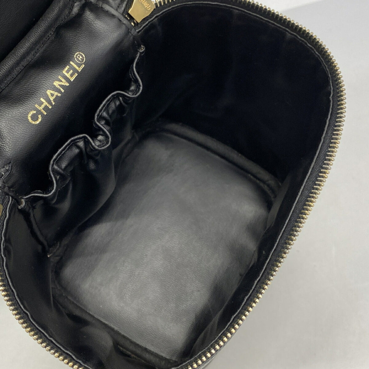 Chanel Black Grained Calfskin Vanity Bag (Pre-Owned)