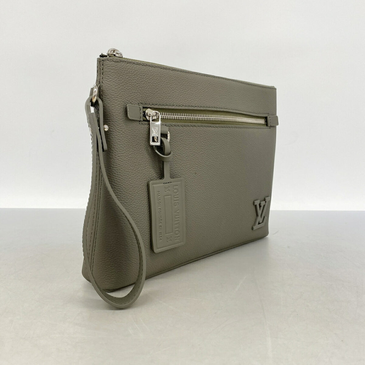 Louis Vuitton Khaki Clutch Bag (Pre-Owned)