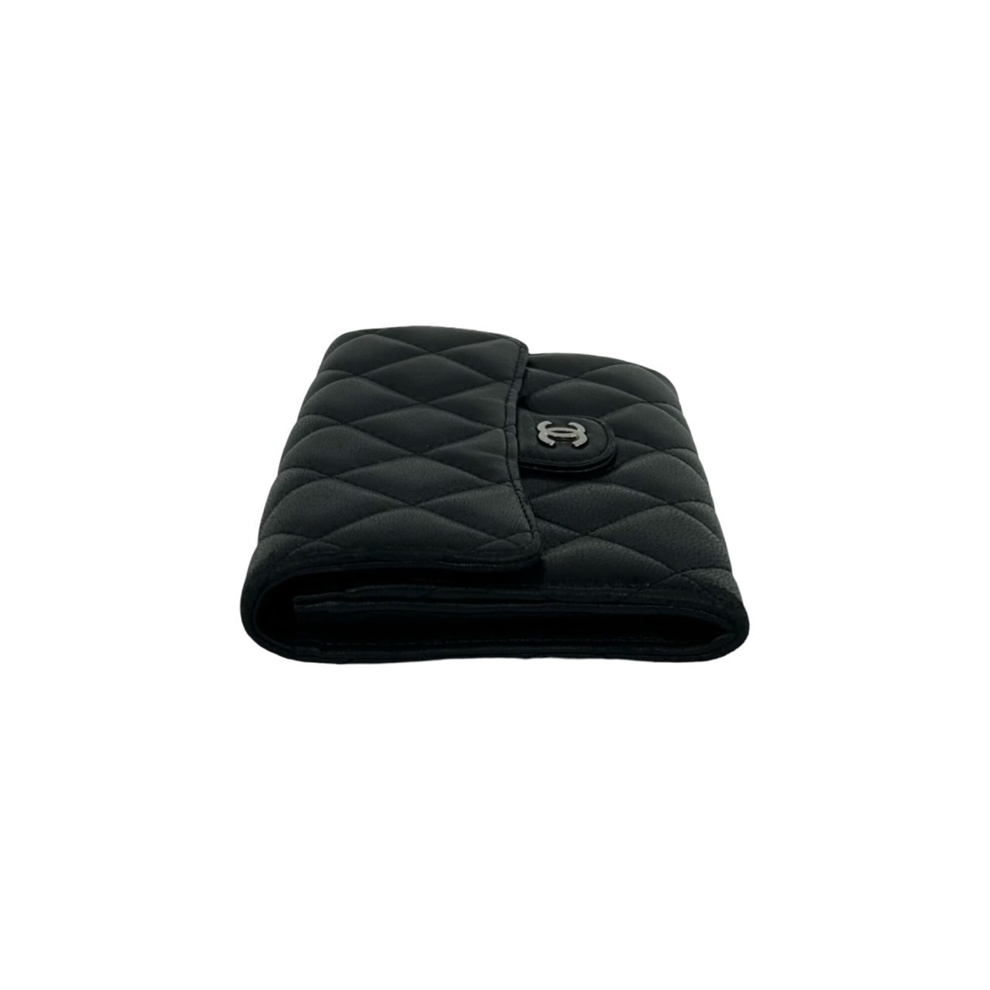 Chanel Black Leather Wallet (Bi-Fold) (Pre-Owned)