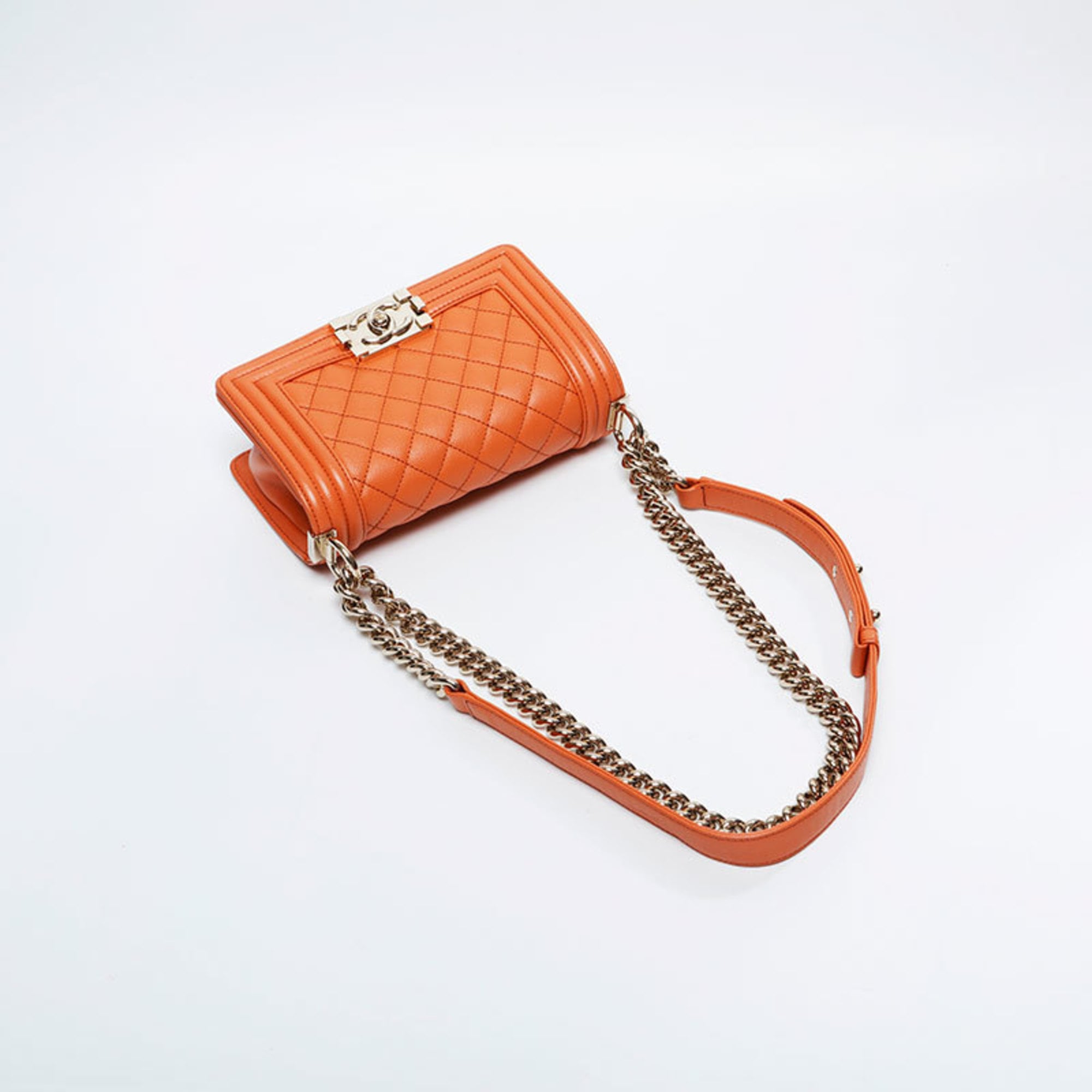 Chanel Orange Shoulder Bag (Pre-Owned)