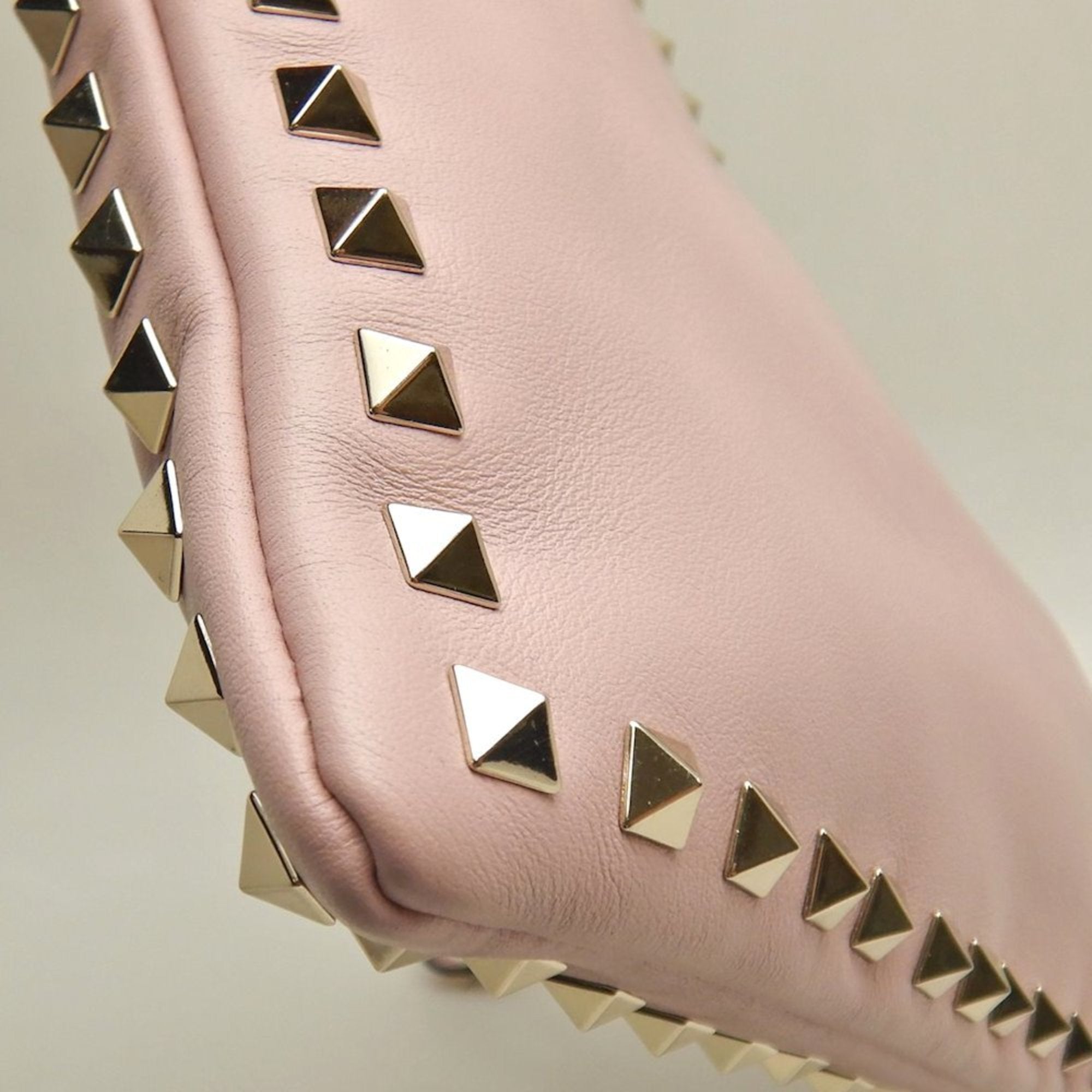 Valentino Pink Leather Clutch Bag (Pre-Owned)
