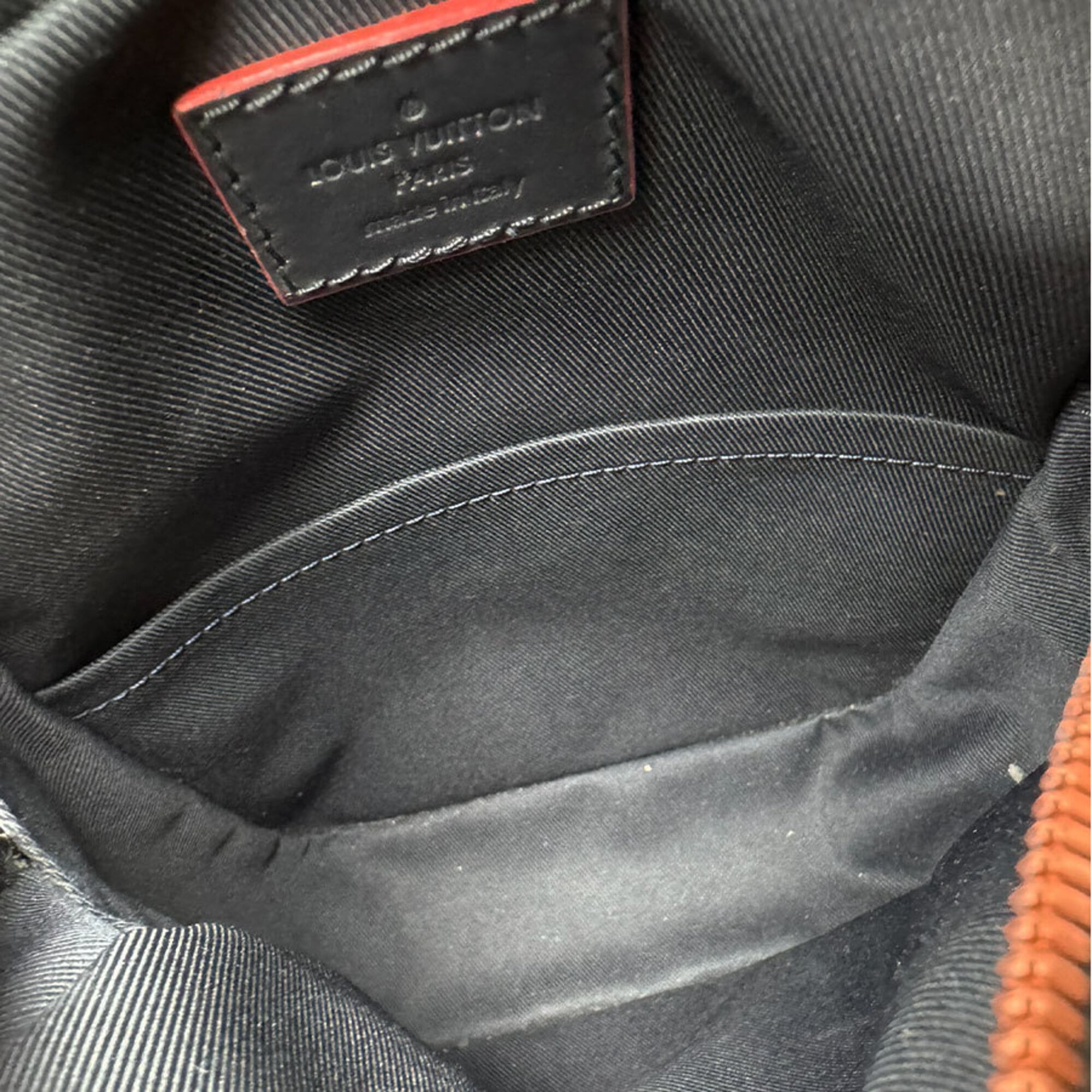 Louis Vuitton Navy Shoulder Bag (Pre-Owned)