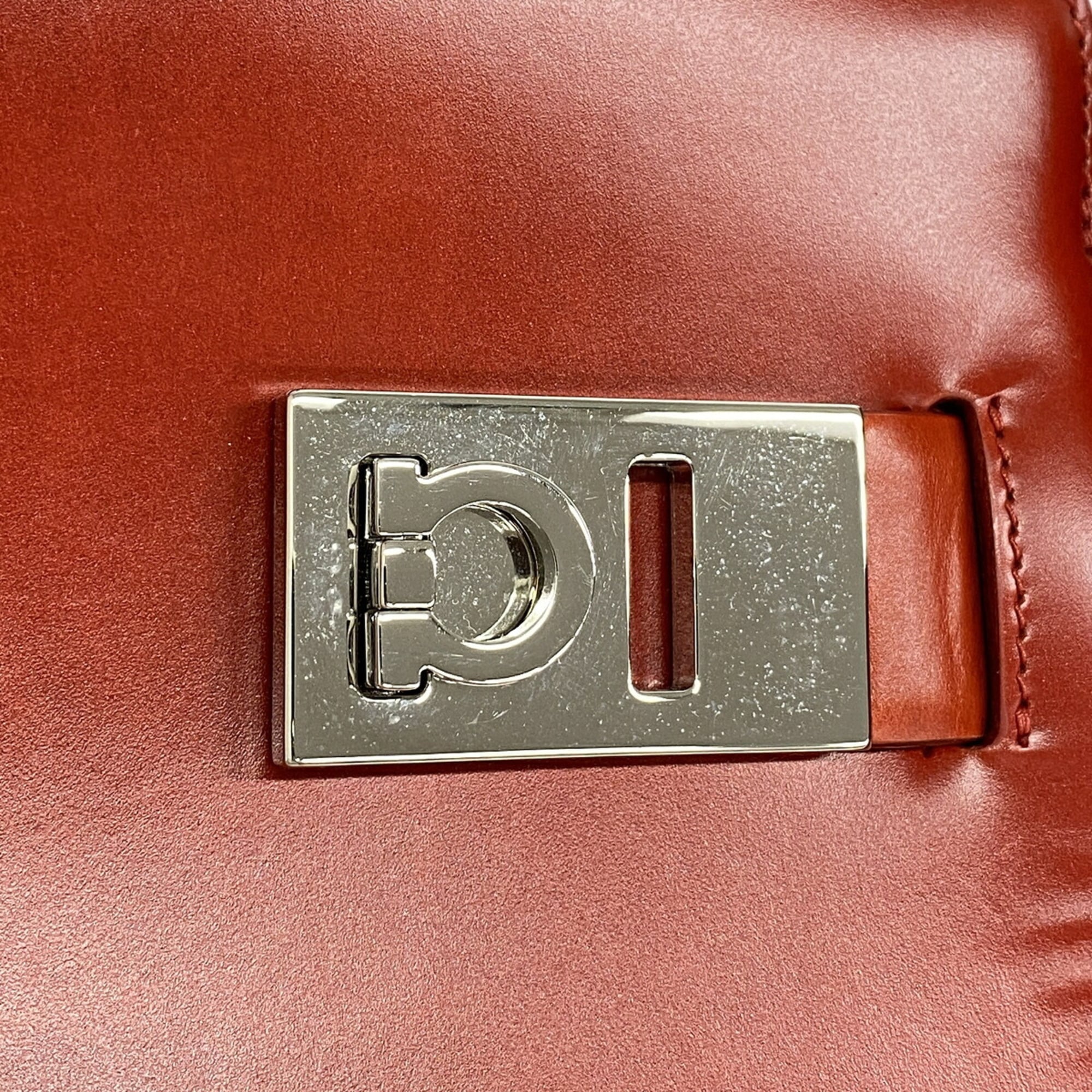 Salvatore Ferragamo Red Color Leather Handbag (Pre-Owned)