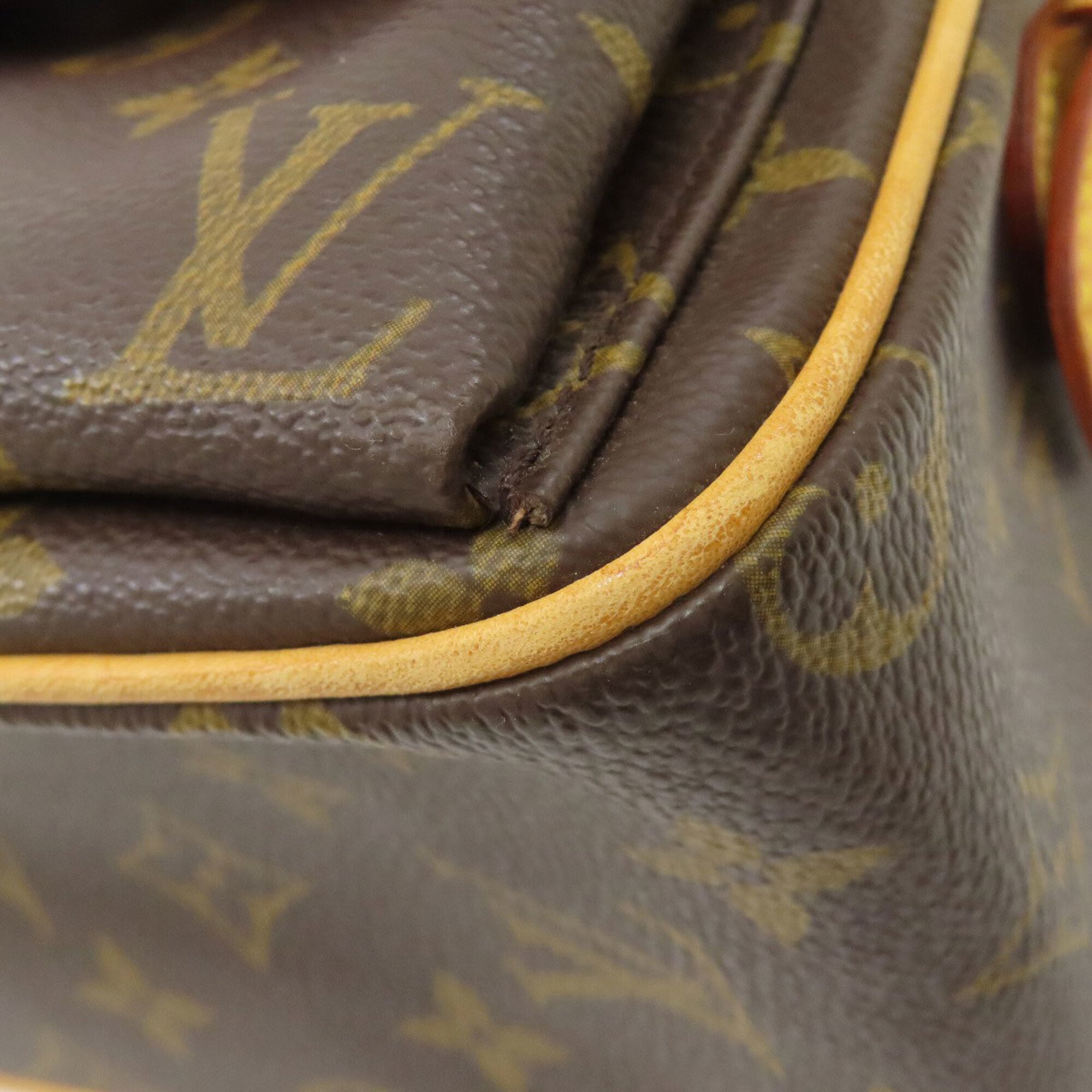 Louis Vuitton Monogram Monogram Shoulder Bag (Pre-Owned)