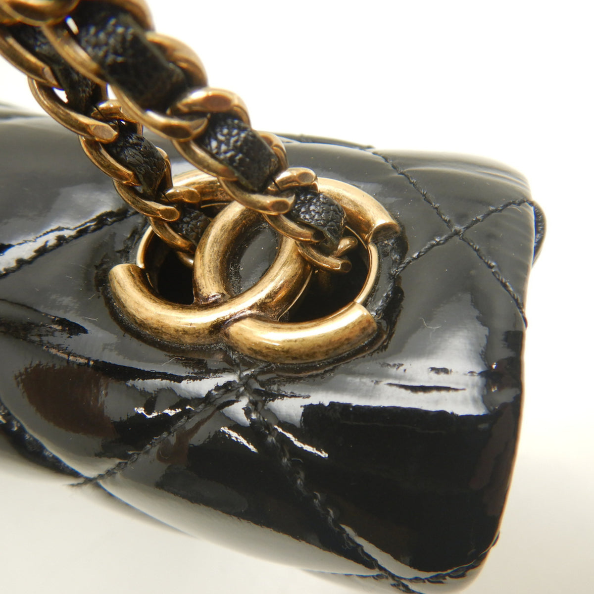 Chanel Matelasse Black Patent Leather Shoulder Bag (Pre-Owned)
