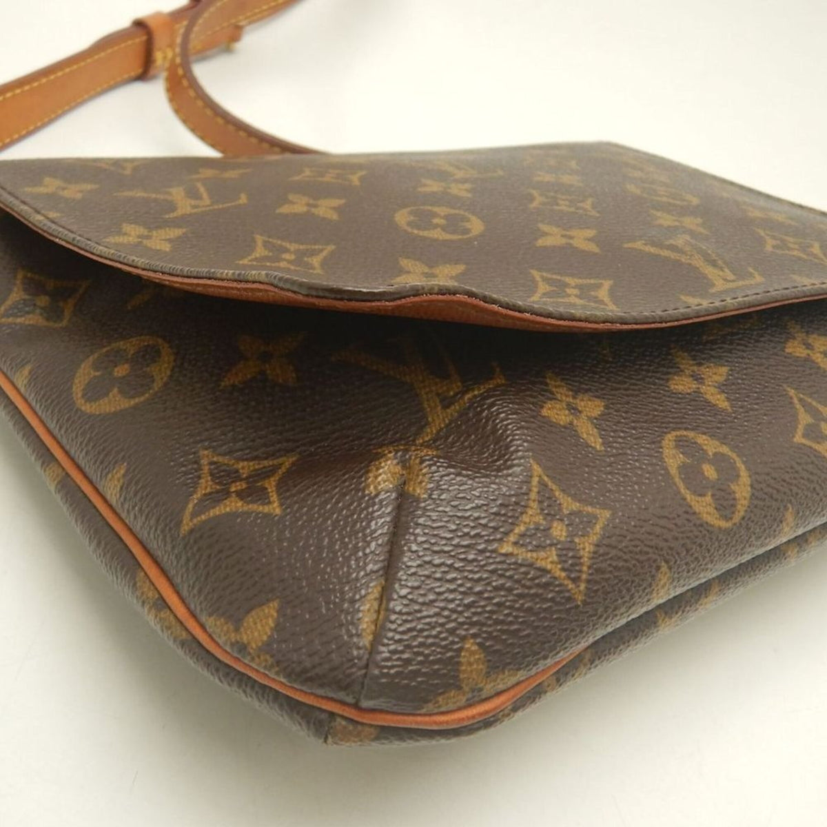 Louis Vuitton Monogram Brown Monogram Shoulder Bag (Pre-Owned)