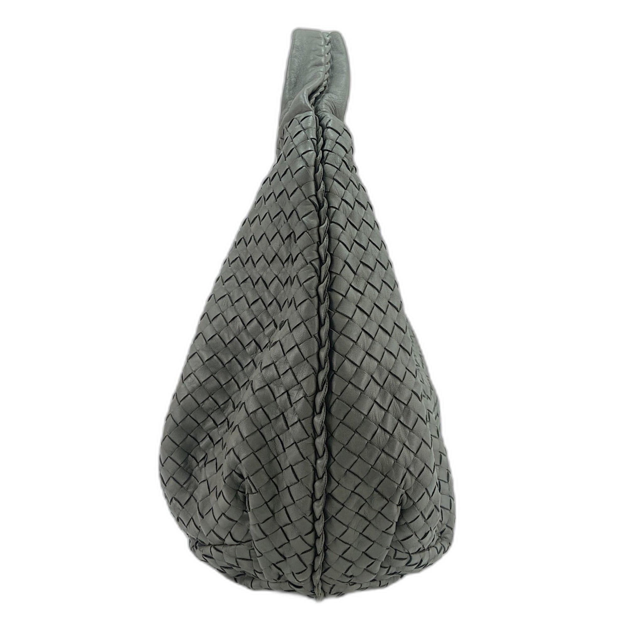 Bottega Veneta Gray Shoulder Bag (Pre-Owned)
