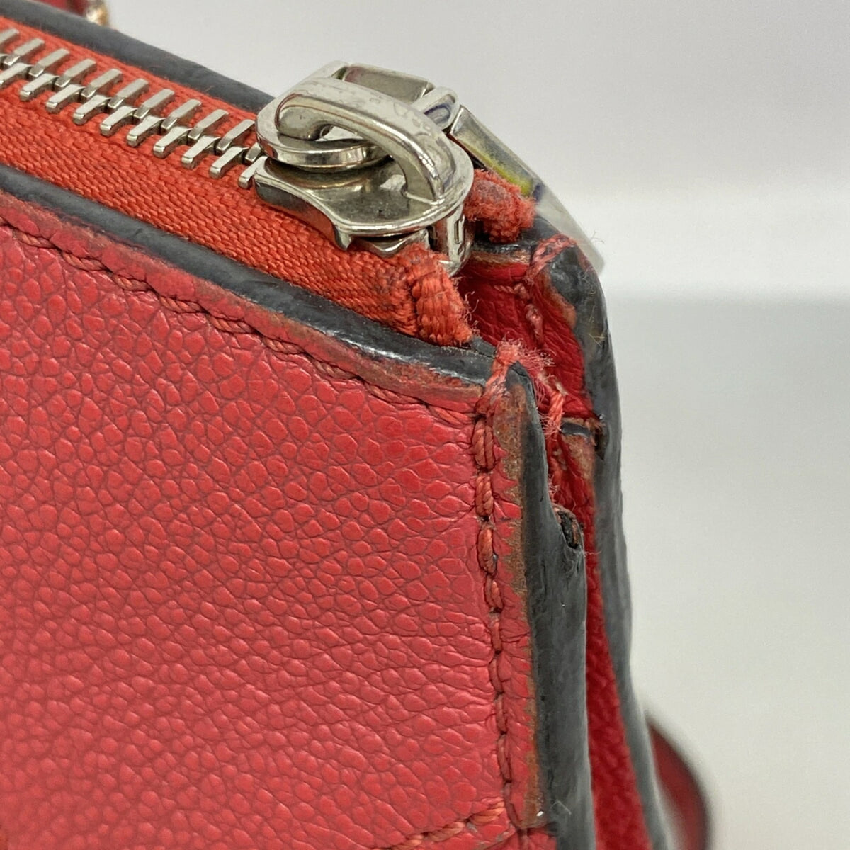 Louis Vuitton Poppy Petal Handbag (Pre-Owned)