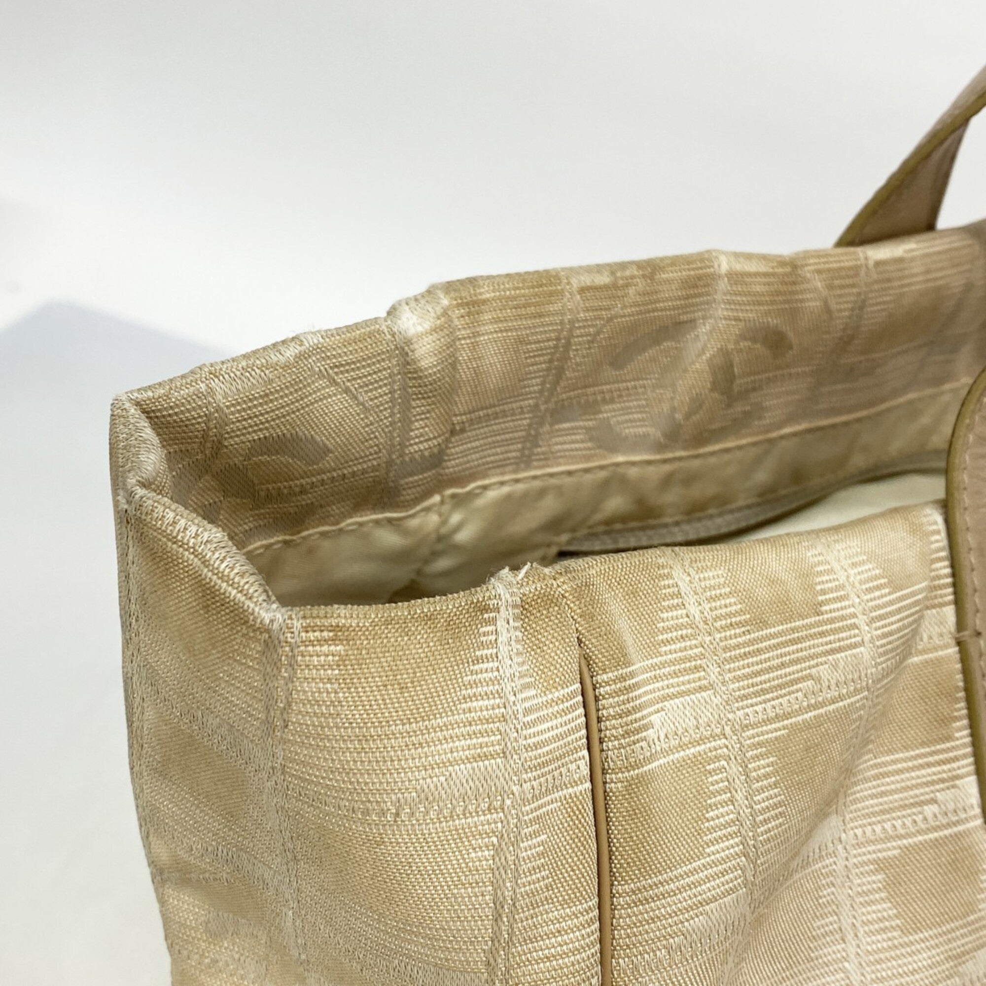 Chanel Beige Nylon Tote Bag (Pre-Owned)