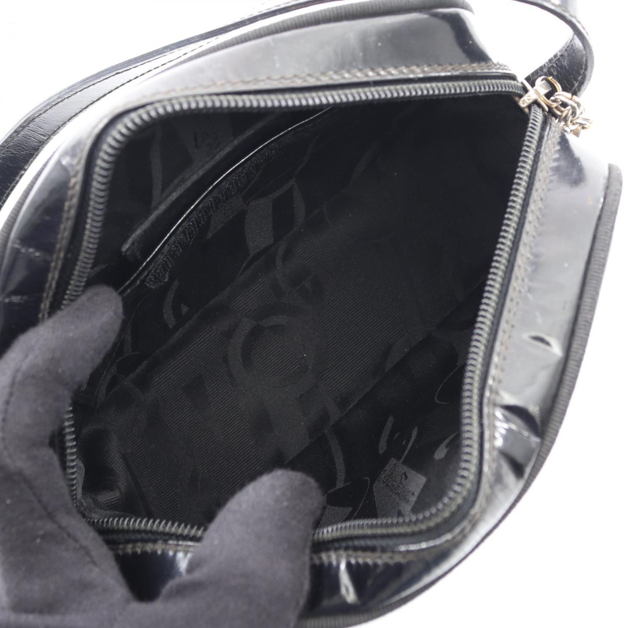 Salvatore Ferragamo Black Patent Leather Shoulder Bag (Pre-Owned)