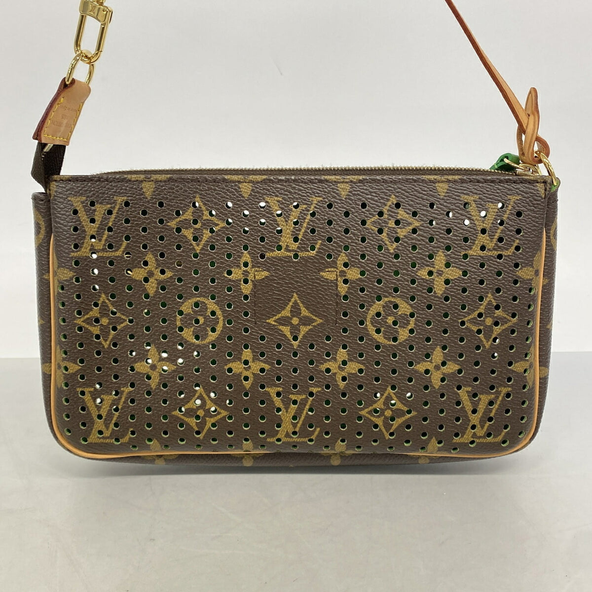 Louis Vuitton Vert Pouch (Pre-Owned)
