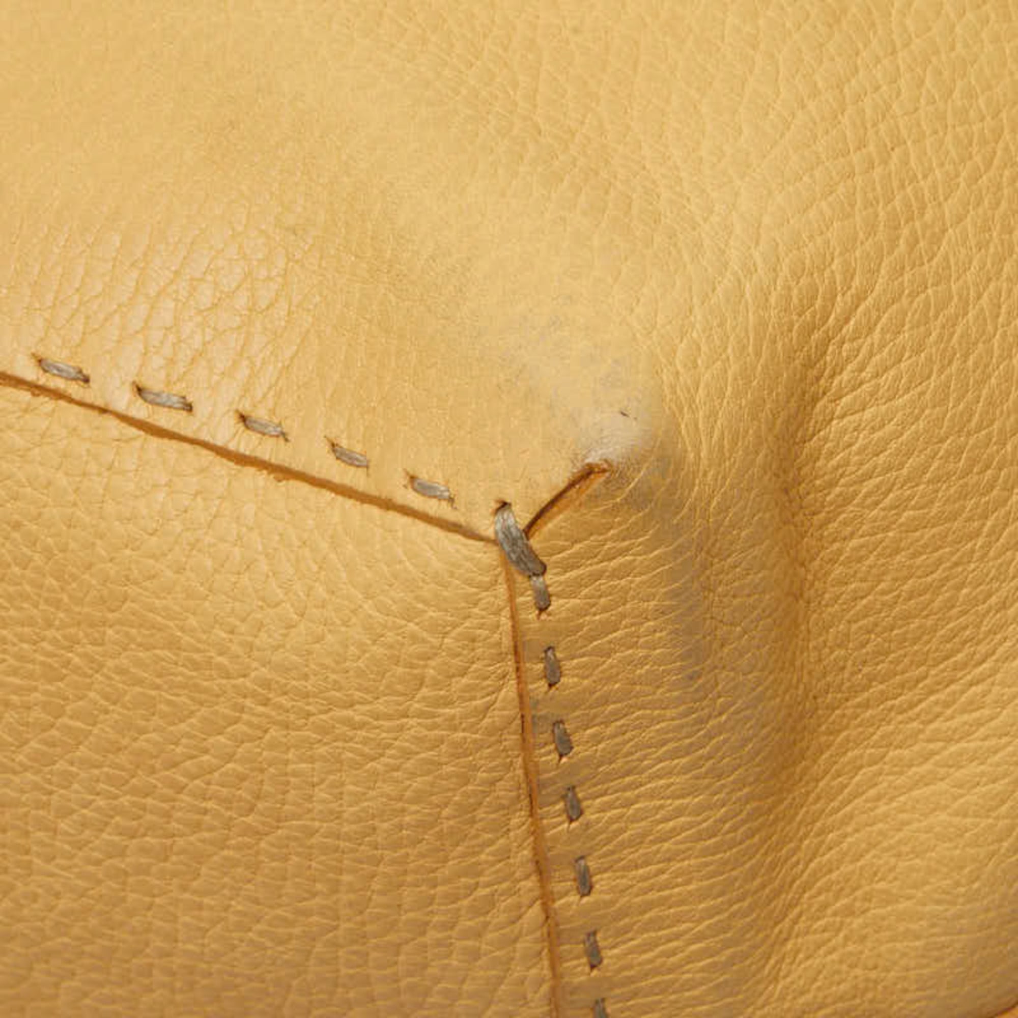 Fendi Beige Leather Handbag Tote Bag (Pre-Owned)
