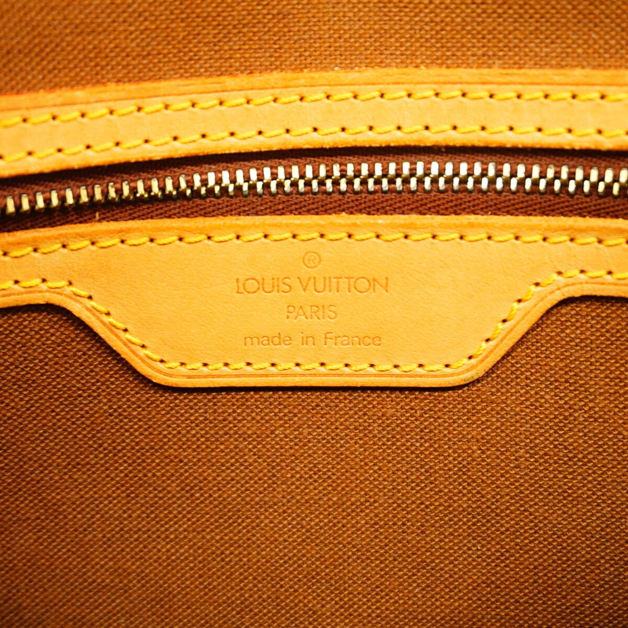 Louis Vuitton Brown Shoulder Bag (Pre-Owned)