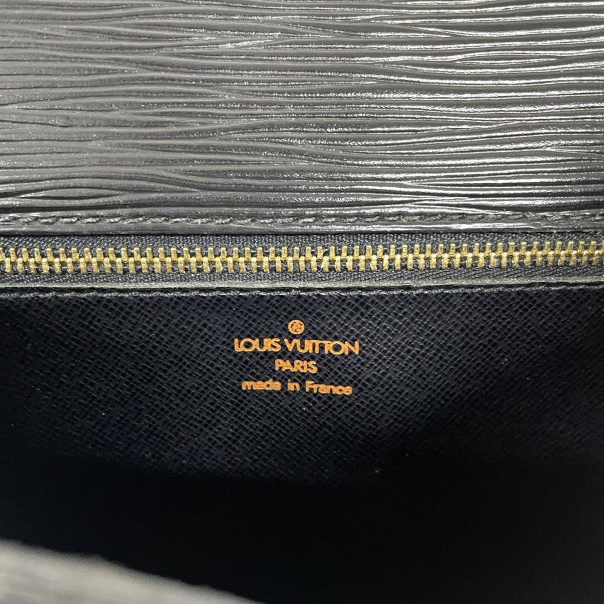 Louis Vuitton Black Noir Epi Leather Handbag (Pre-Owned)