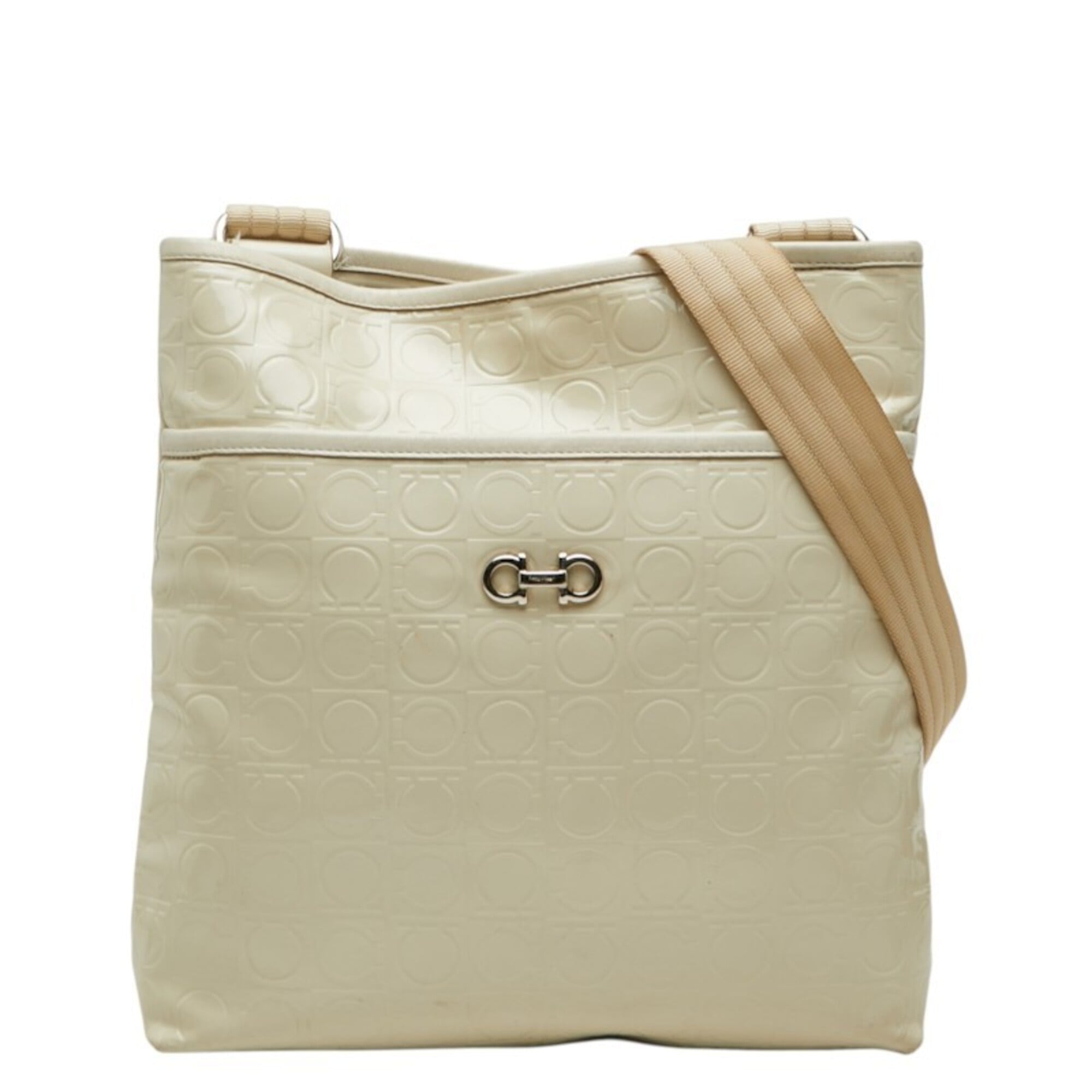 Salvatore Ferragamo Ivory Patent Leather Shoulder Bag (Pre-Owned)