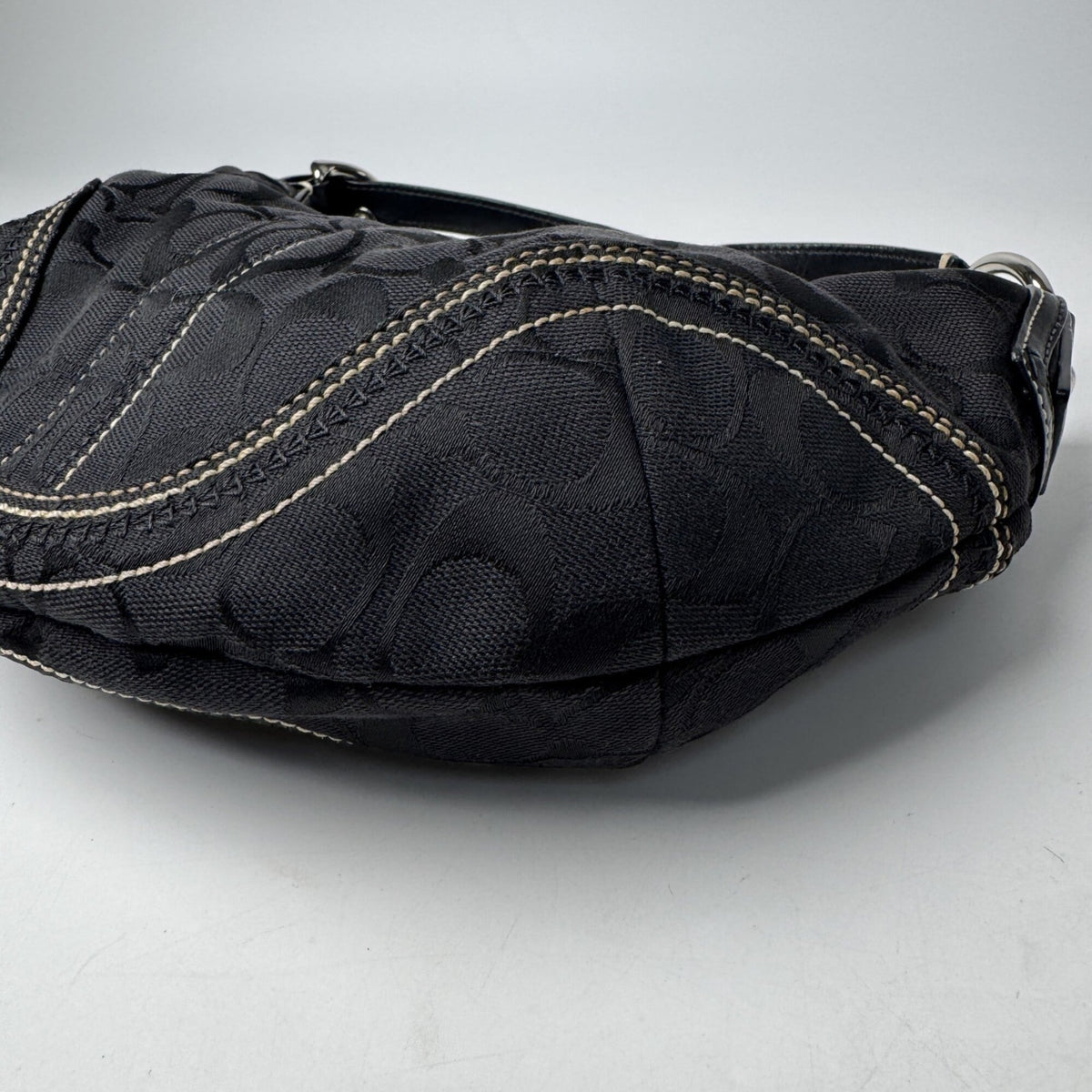 Coach Black Canvas Handbag Shoulder Bag (Pre-Owned)