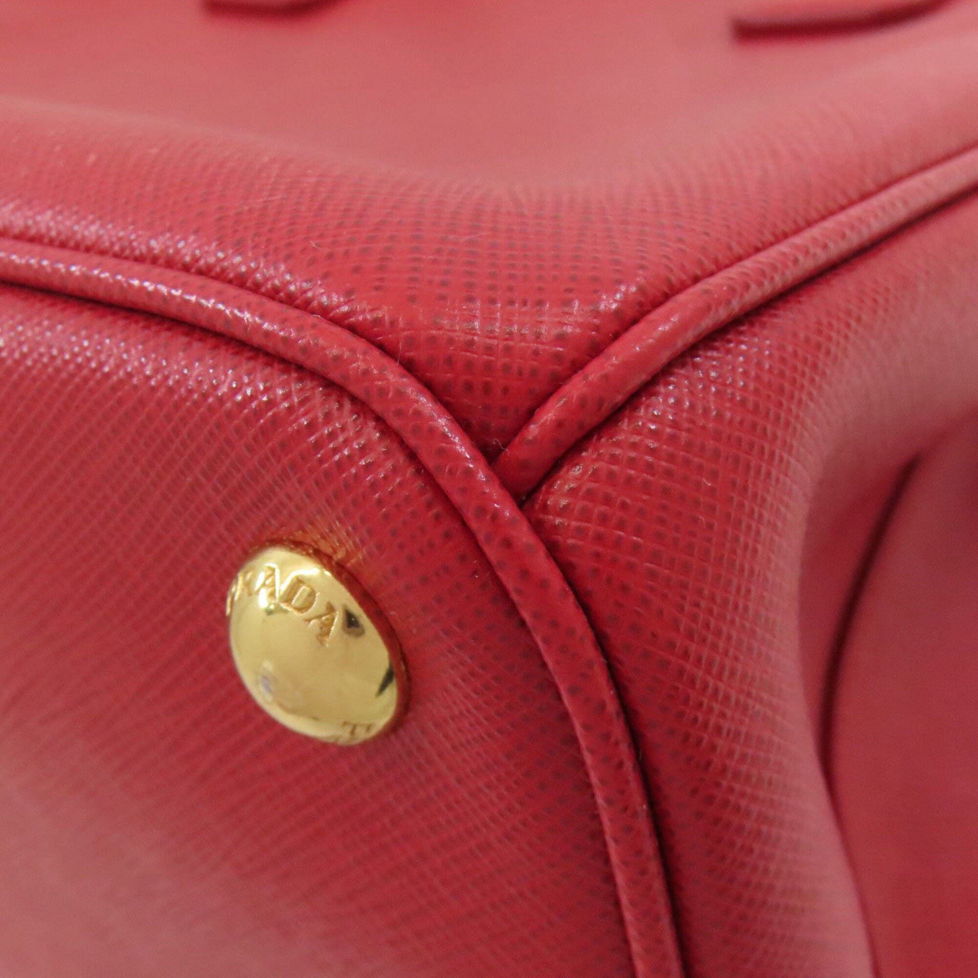 Prada Red Color Leather Handbag (Pre-Owned)