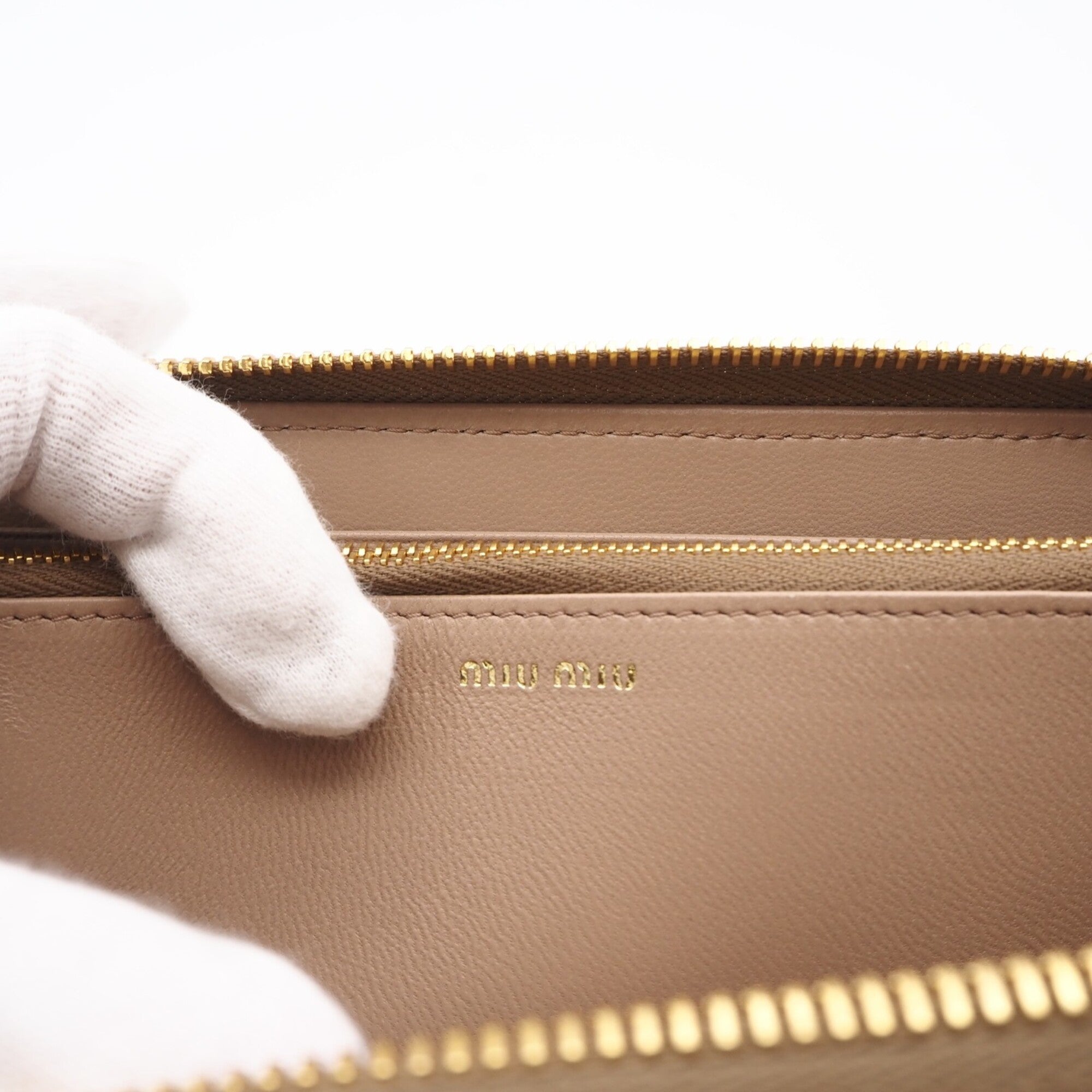 Miu Miu Matelasse Pink Beige Leather Long Wallet (Bi-Fold) (Pre-Owned)