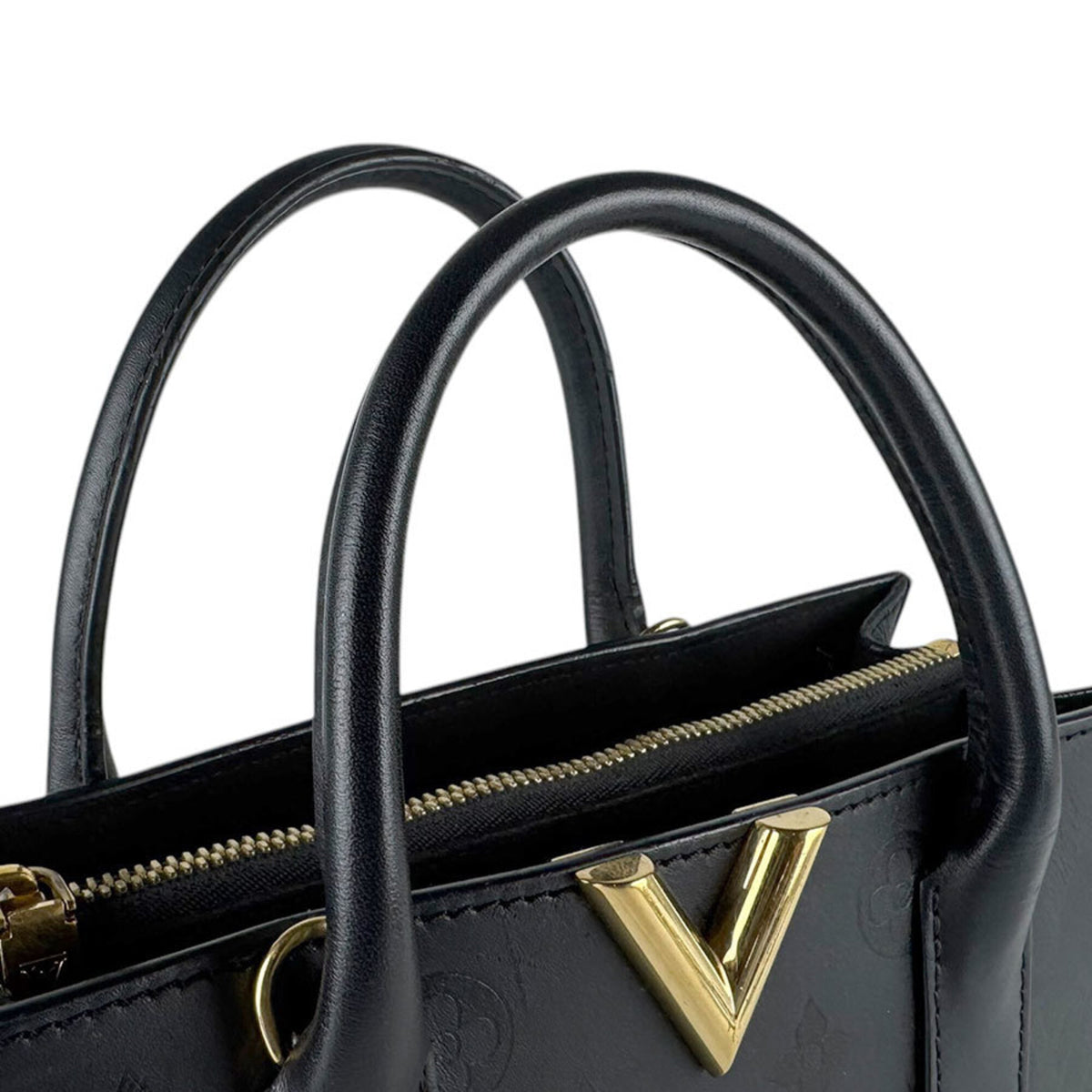Louis Vuitton Black Leather Handbag Shoulder Bag (Pre-Owned)