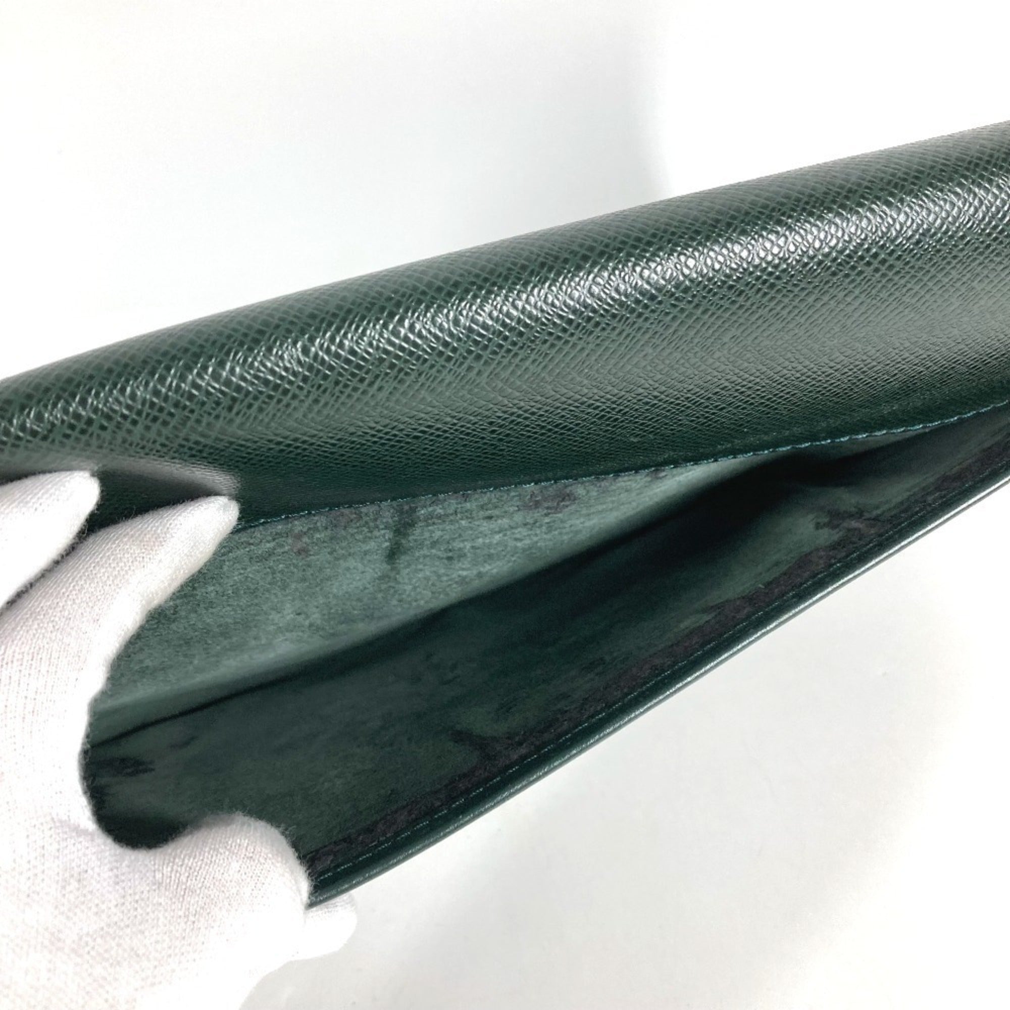 Louis Vuitton Episea Green Taiga Leather Leather Clutch Bag Handbag Pouch (Pre-Owned)