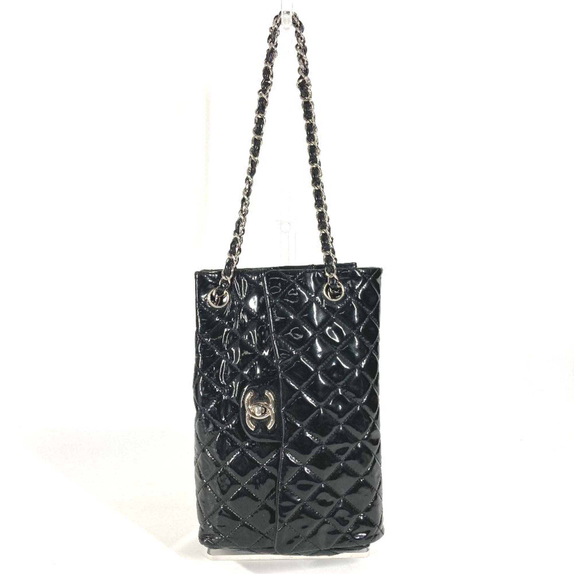 Chanel Matelasse Black Shoulder Bag (Pre-Owned)