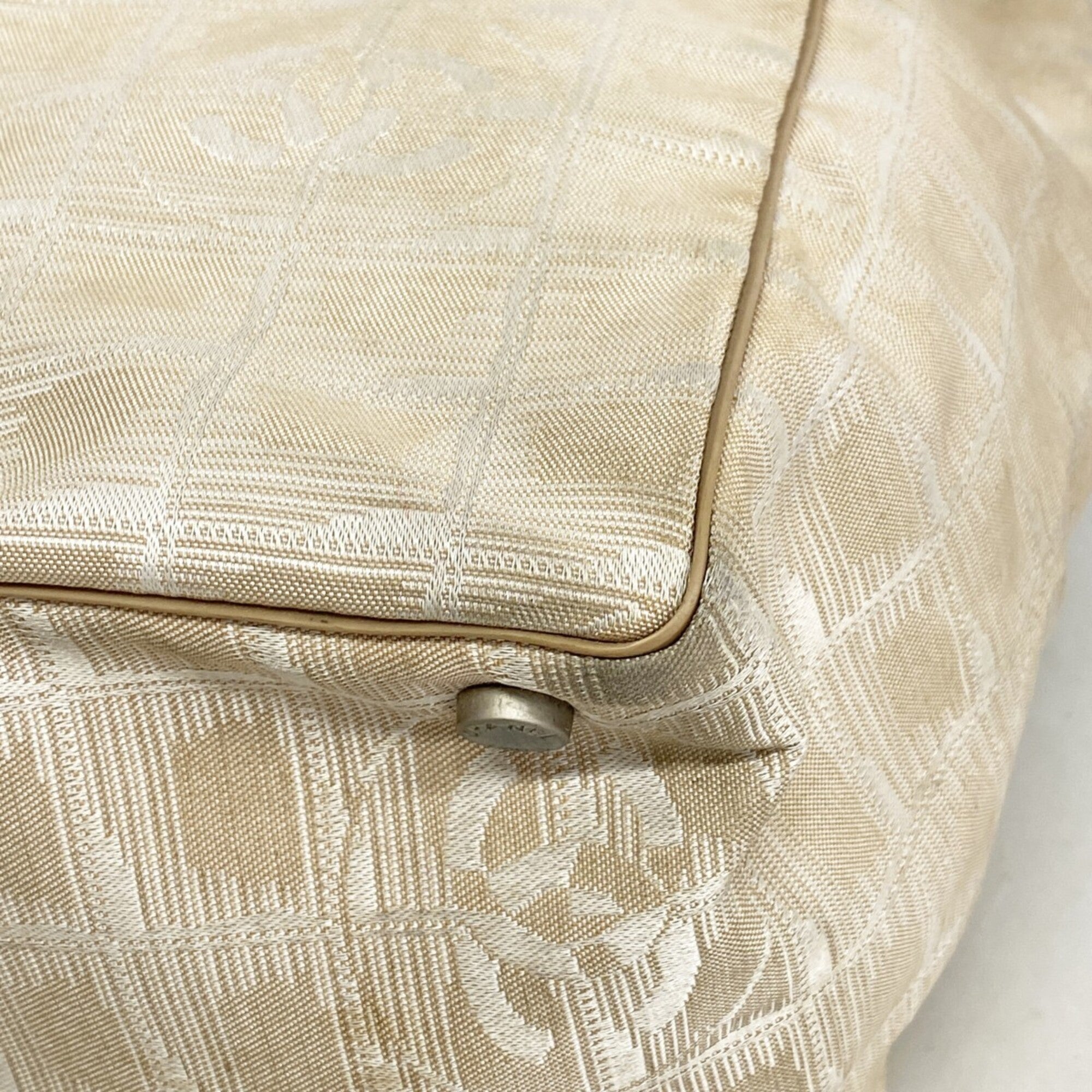 Chanel Beige Nylon Tote Bag (Pre-Owned)