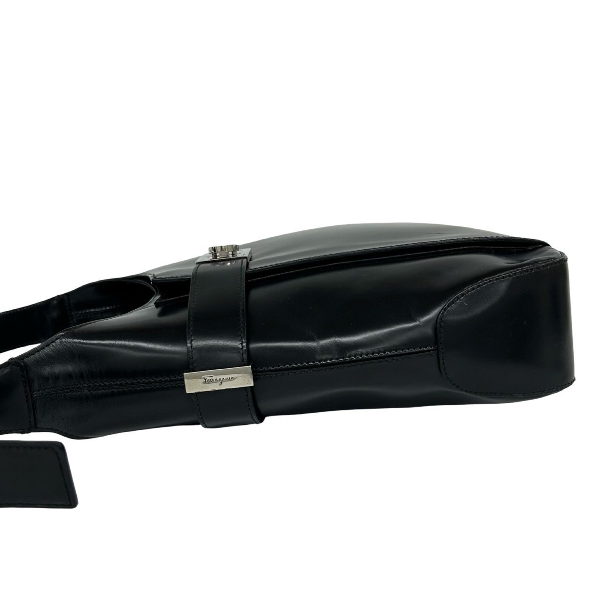 Salvatore Ferragamo Black Leather Shoulder Bag (Pre-Owned)