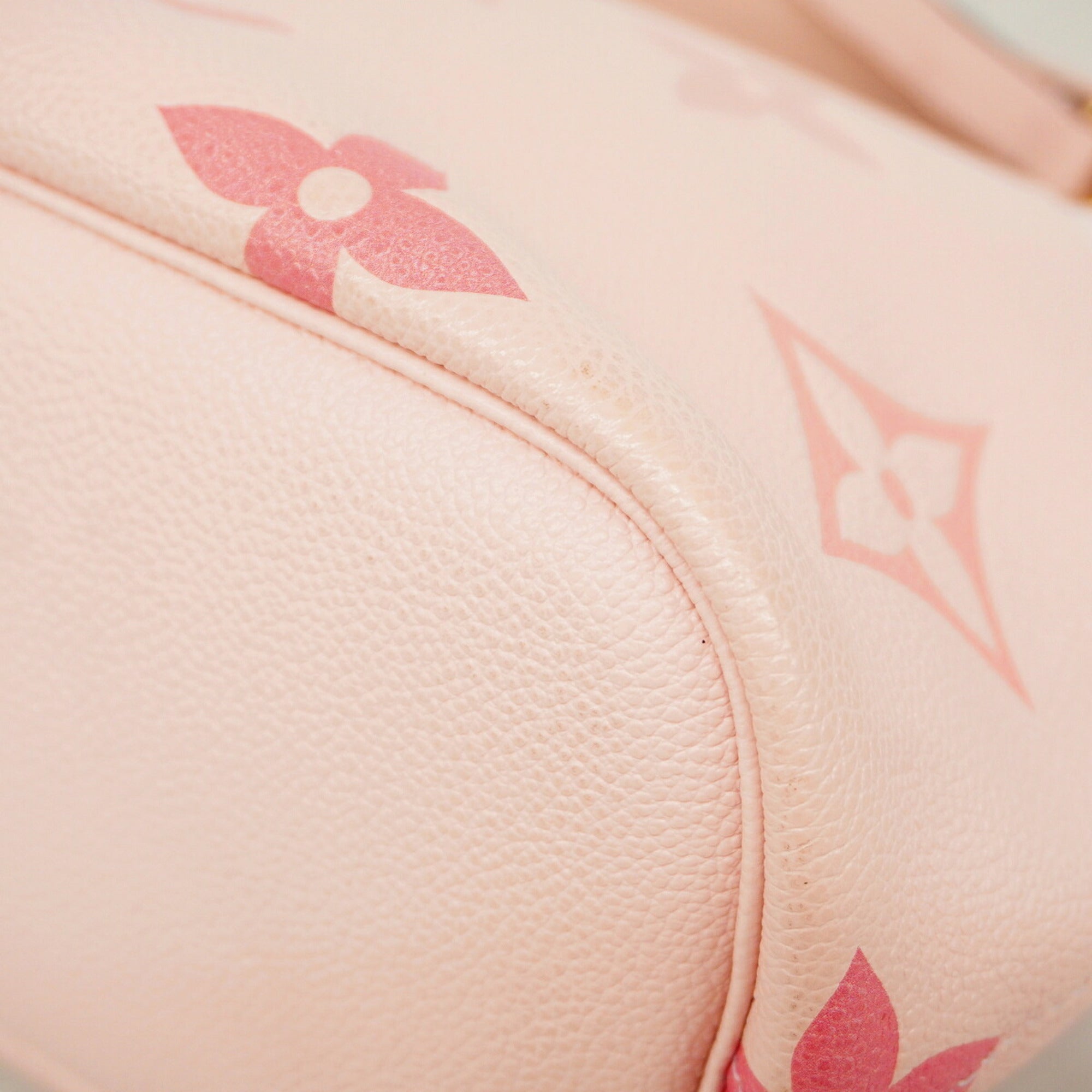 Louis Vuitton Pink Handbag (Pre-Owned)