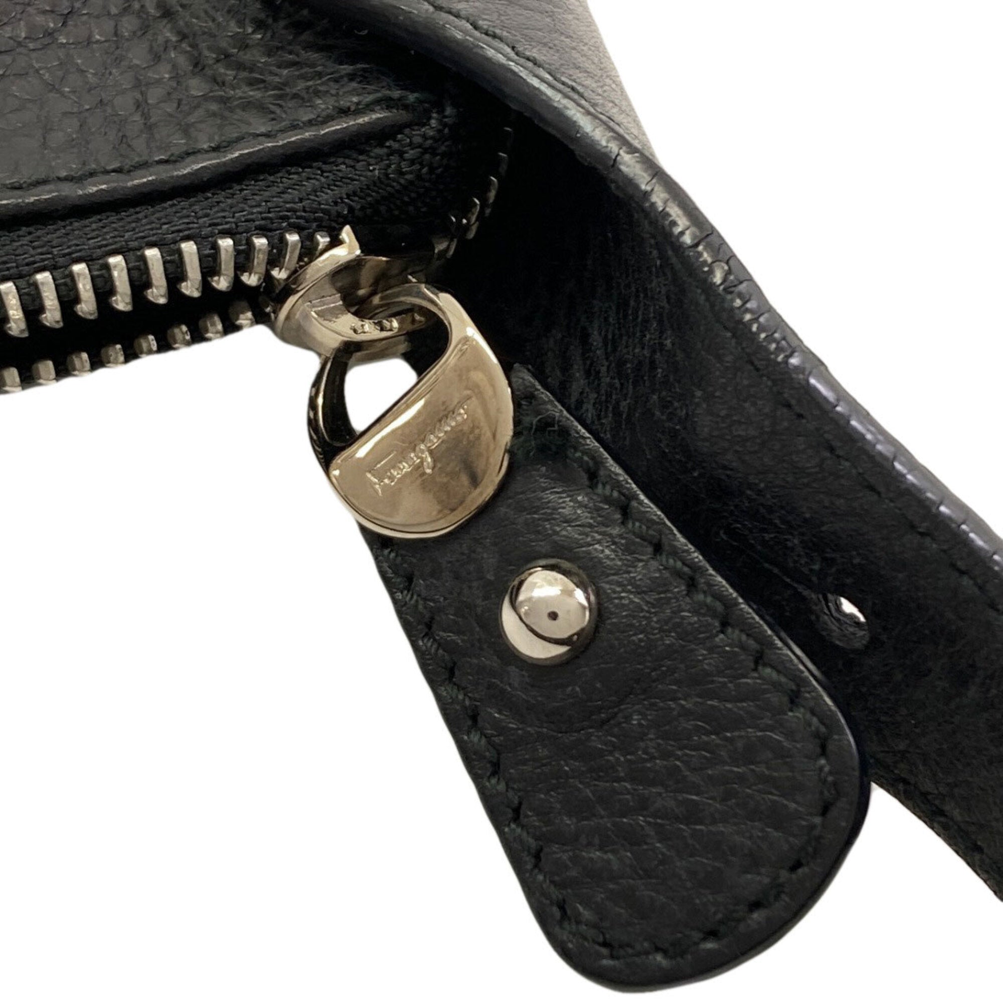 Salvatore Ferragamo Black Leather Shoulder Bag (Pre-Owned)