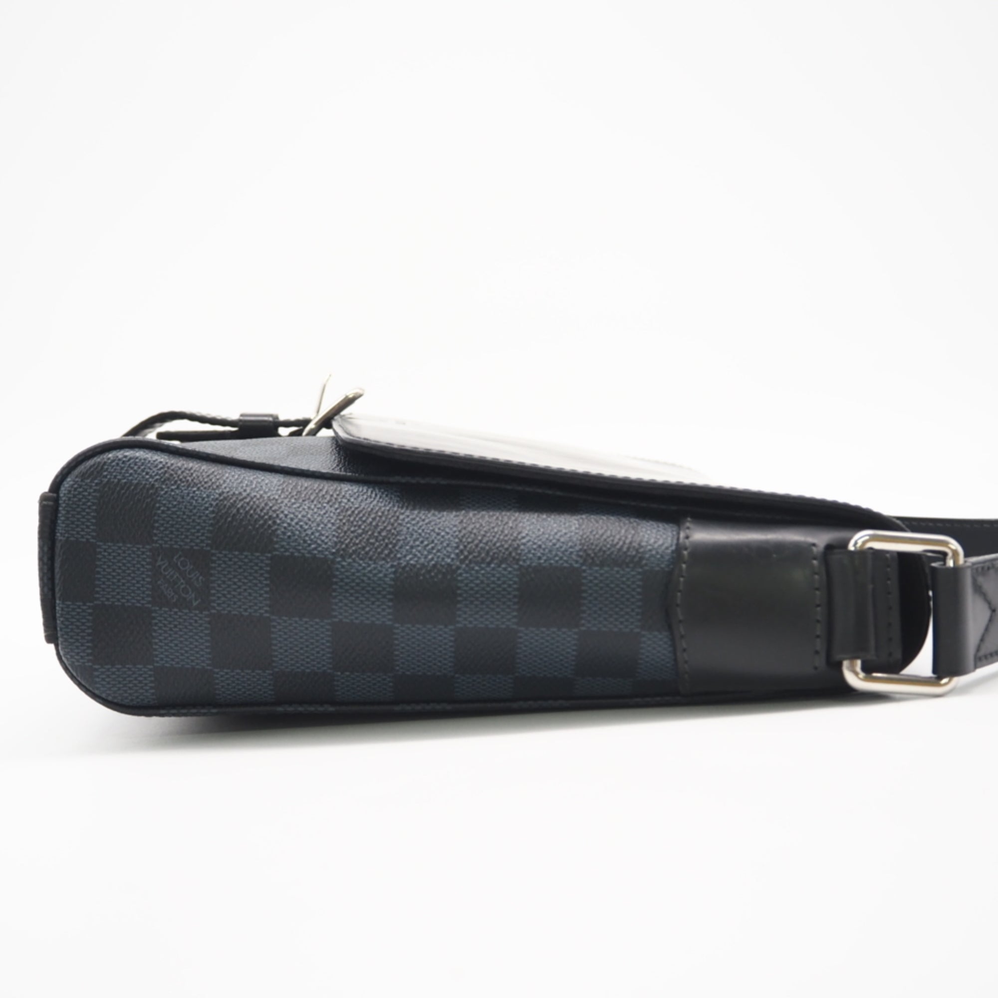 Louis Vuitton Black Gray Leather Shoulder Bag (Pre-Owned)