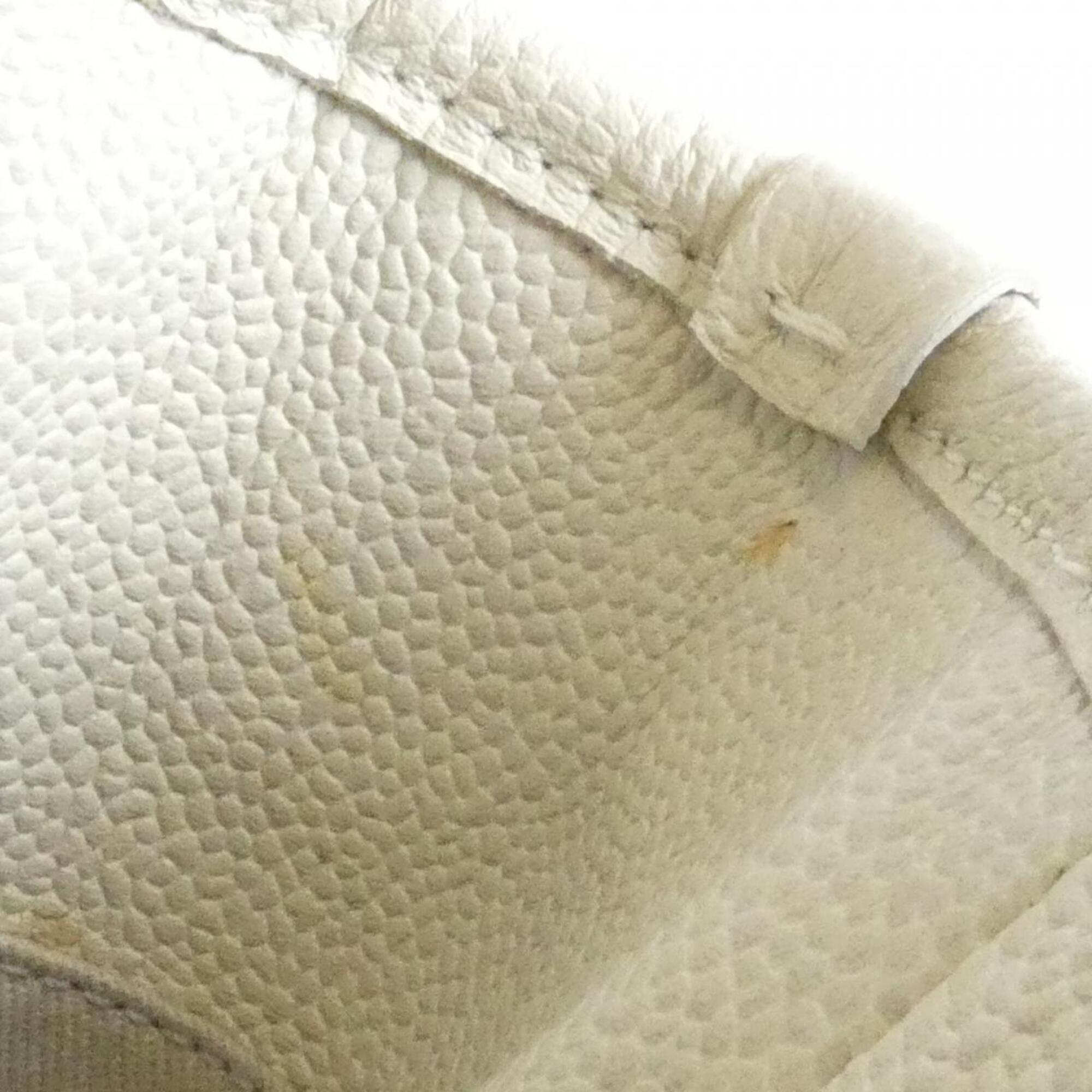 Chanel Ivory White Grained Calfskin Leather Handbag (Pre-Owned)