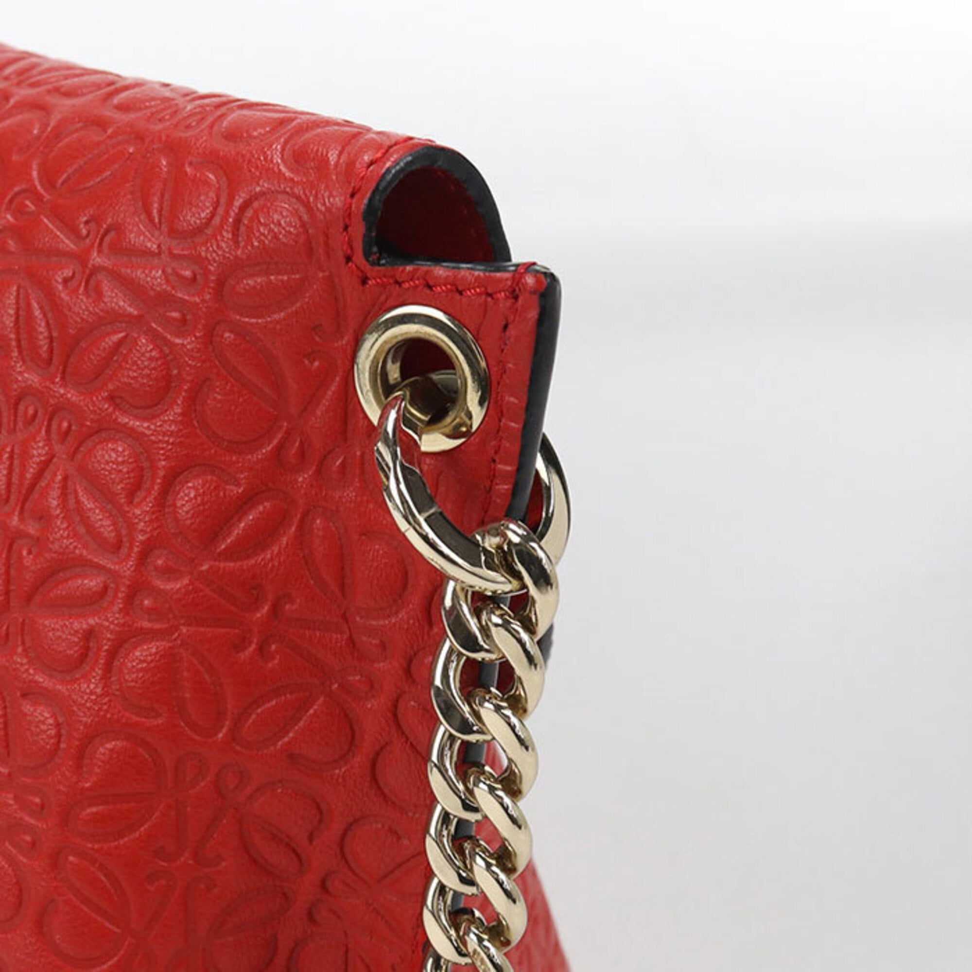Loewe Red Color Leather Shoulder Bag (Pre-Owned)